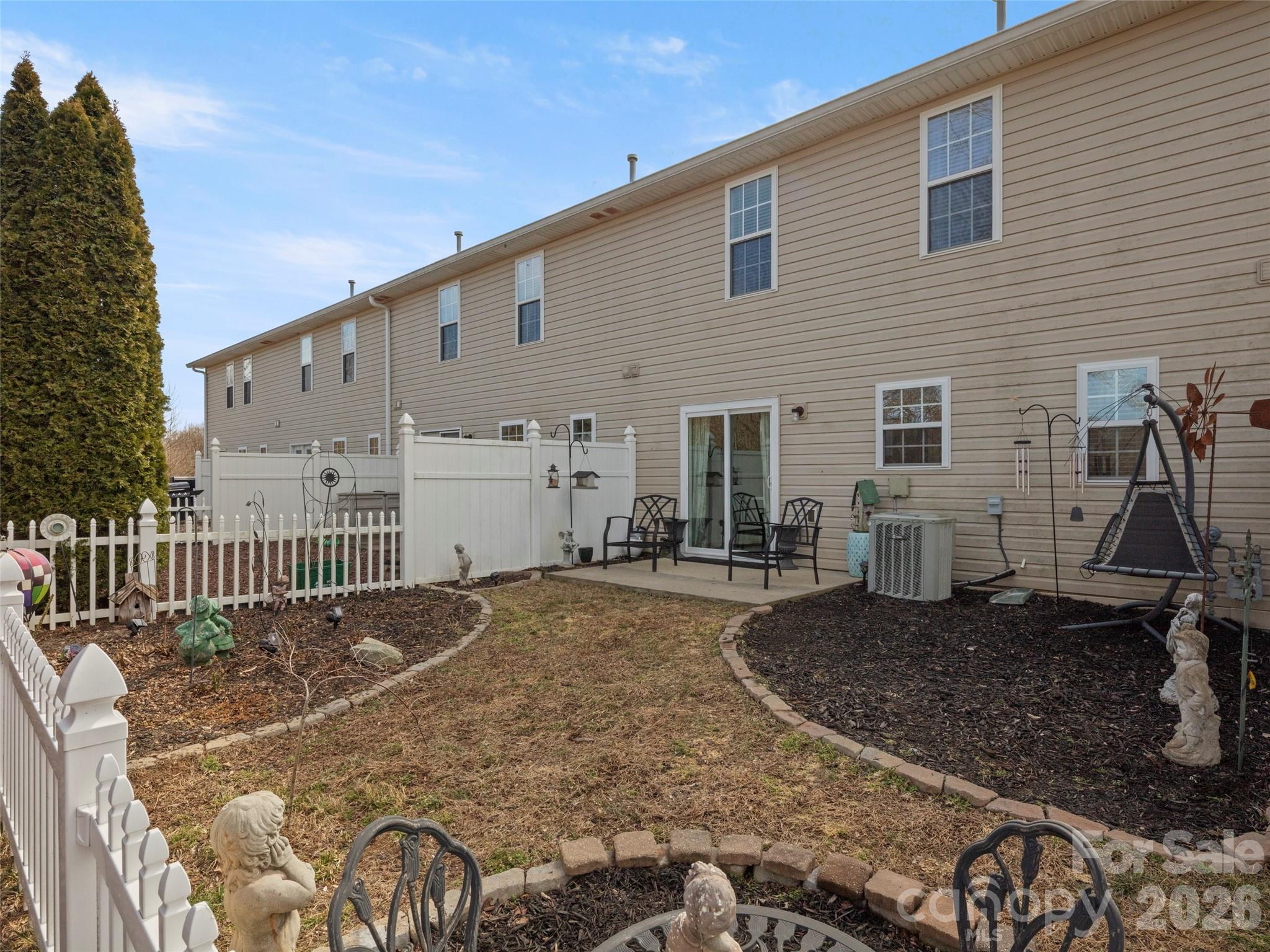 99 Sunny Meadows Boulevard — Arden