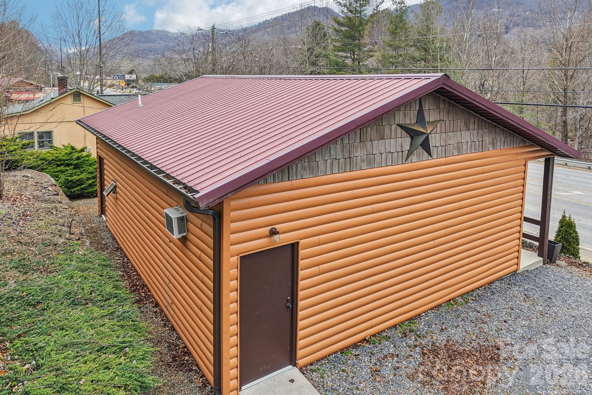 955 Soco Road — Maggie Valley