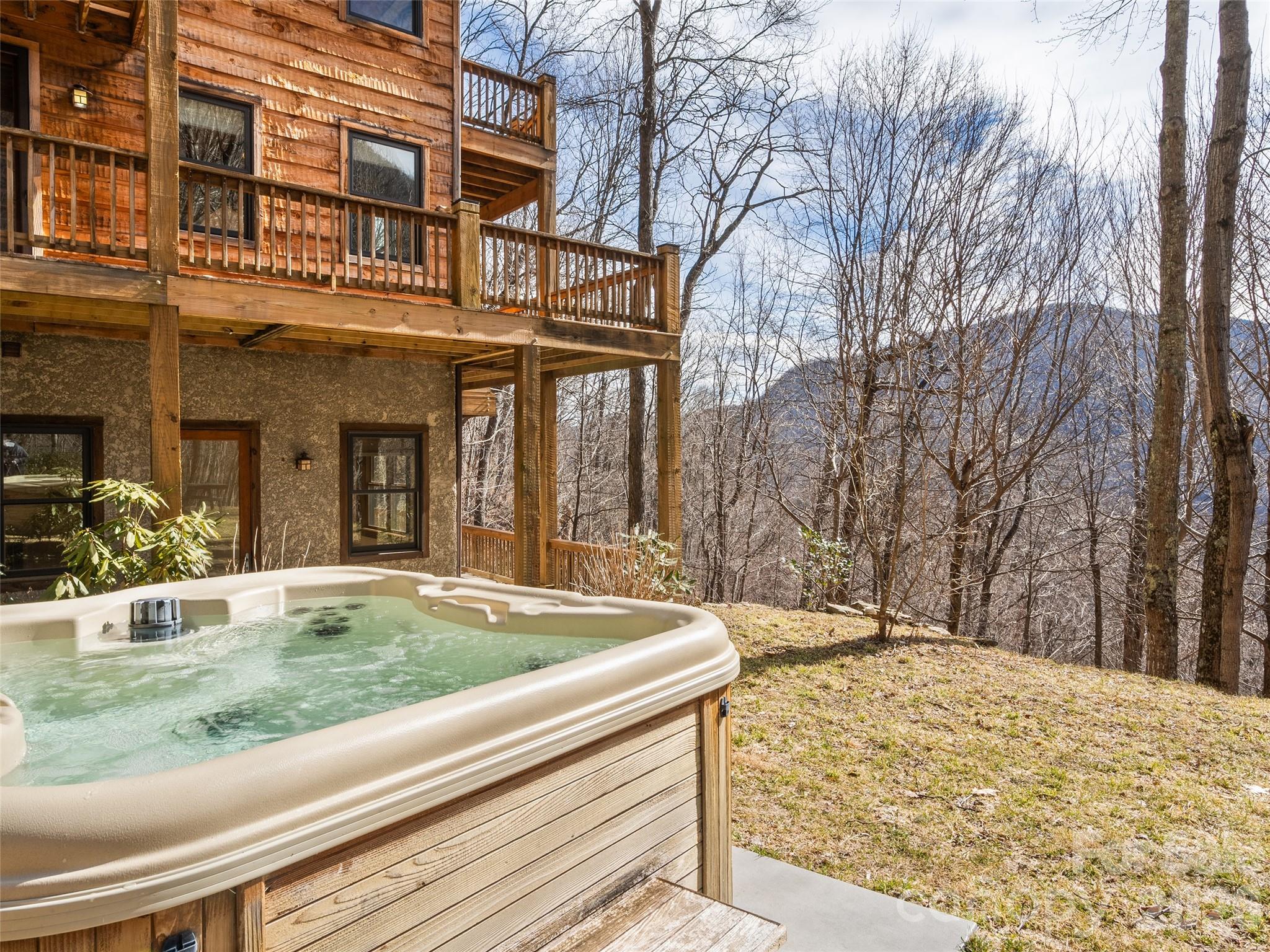 173 Heavenview Point — Maggie Valley