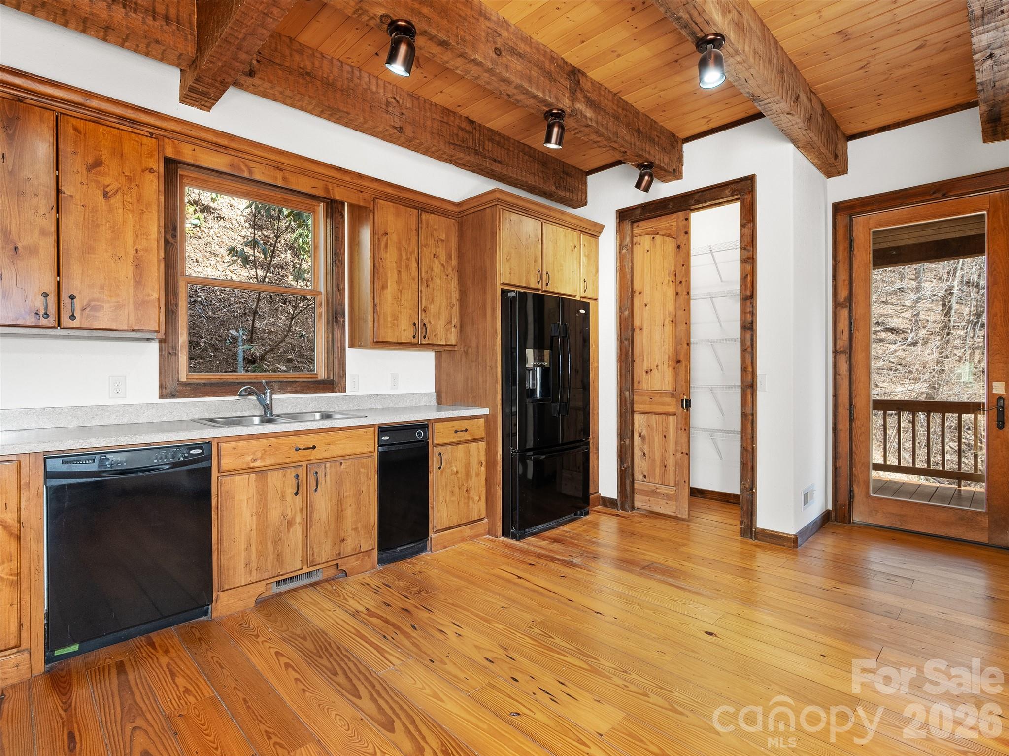 173 Heavenview Point — Maggie Valley