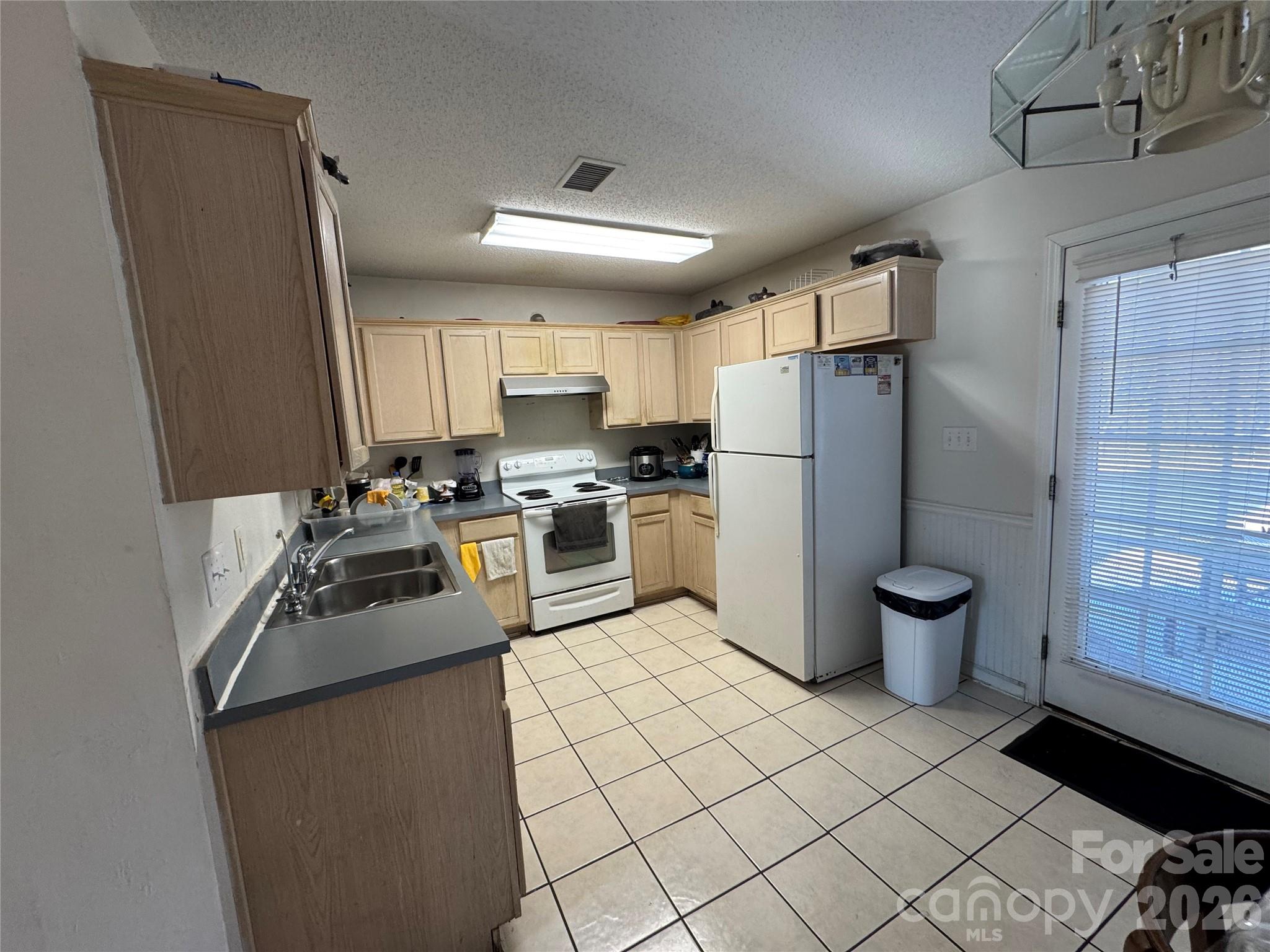 4463 legend Street — Concord