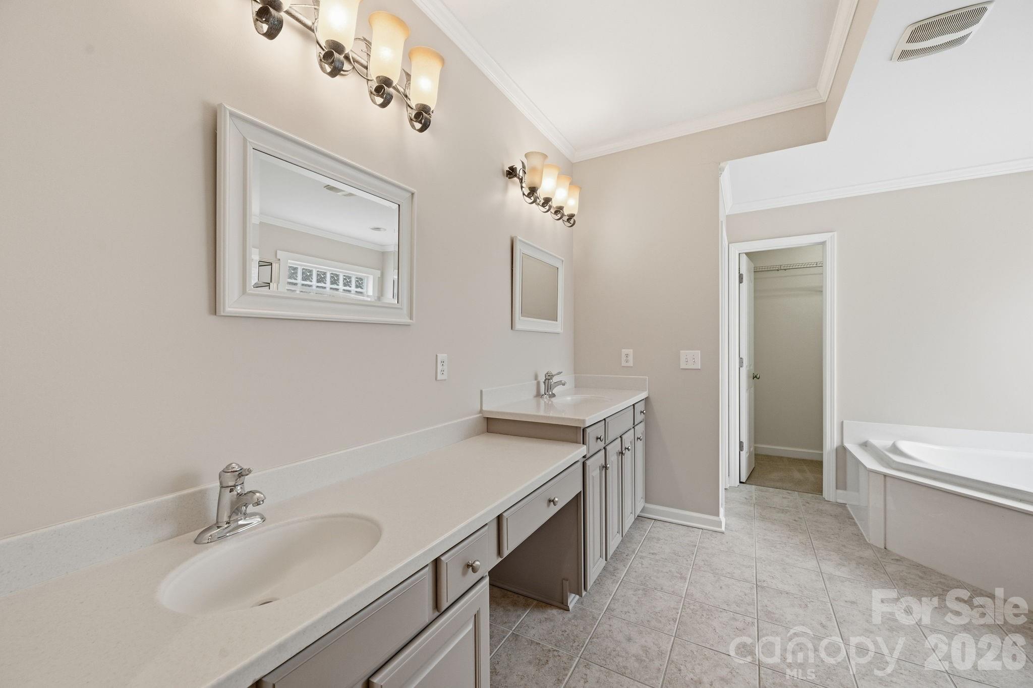8116 Madrigal Court — Waxhaw