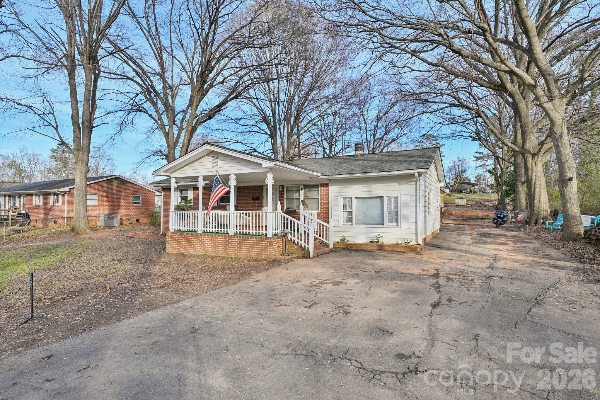 5075 Lewis Road — Gastonia