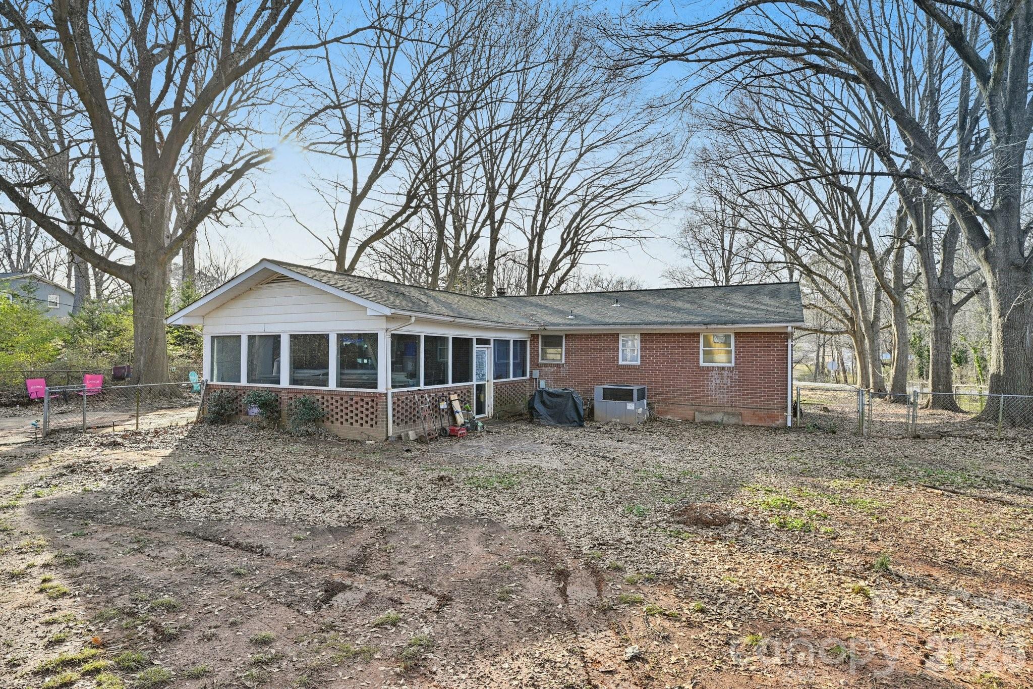 5075 Lewis Road — Gastonia