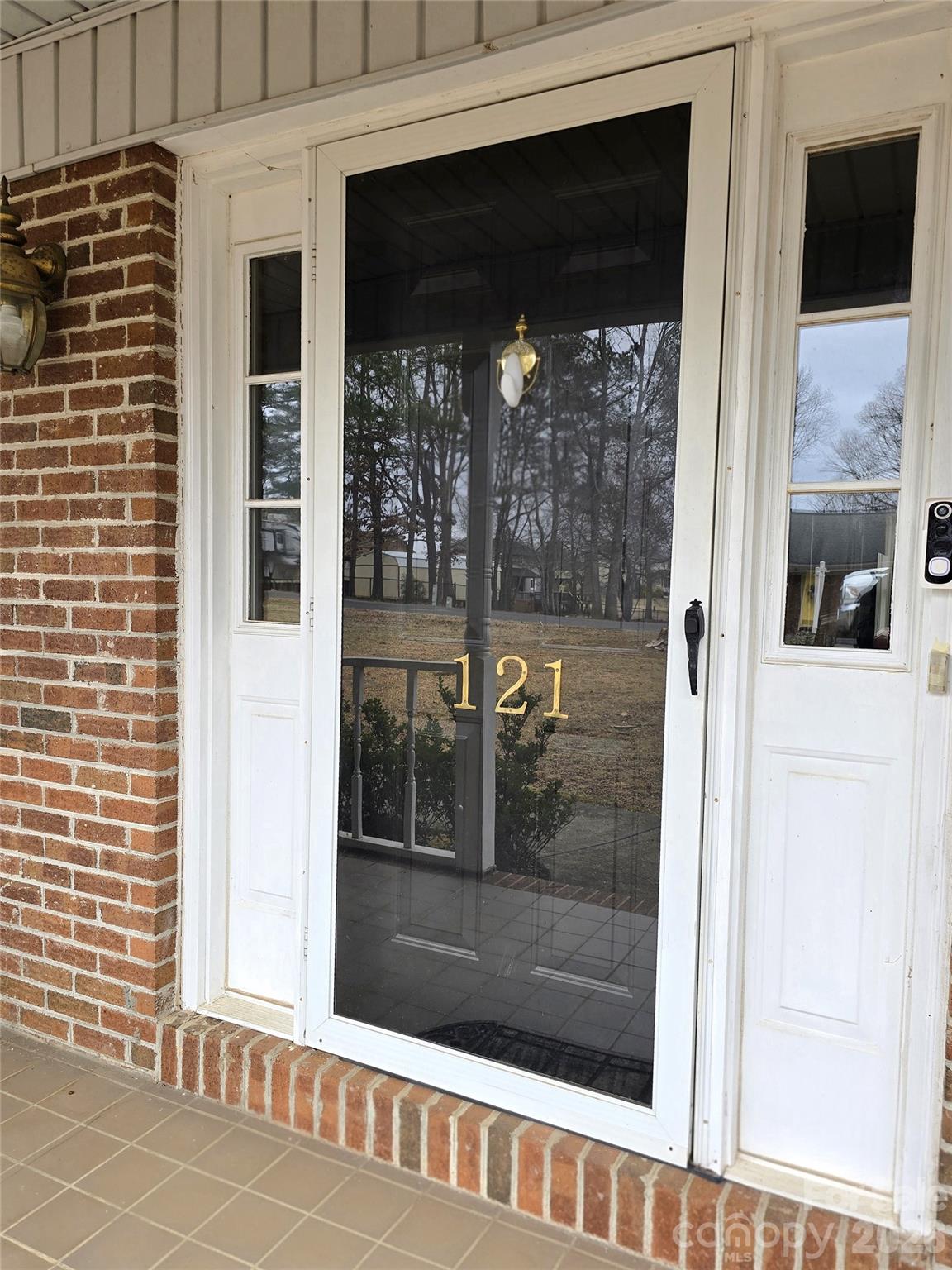 121 Country Creek Drive — Kings Mountain