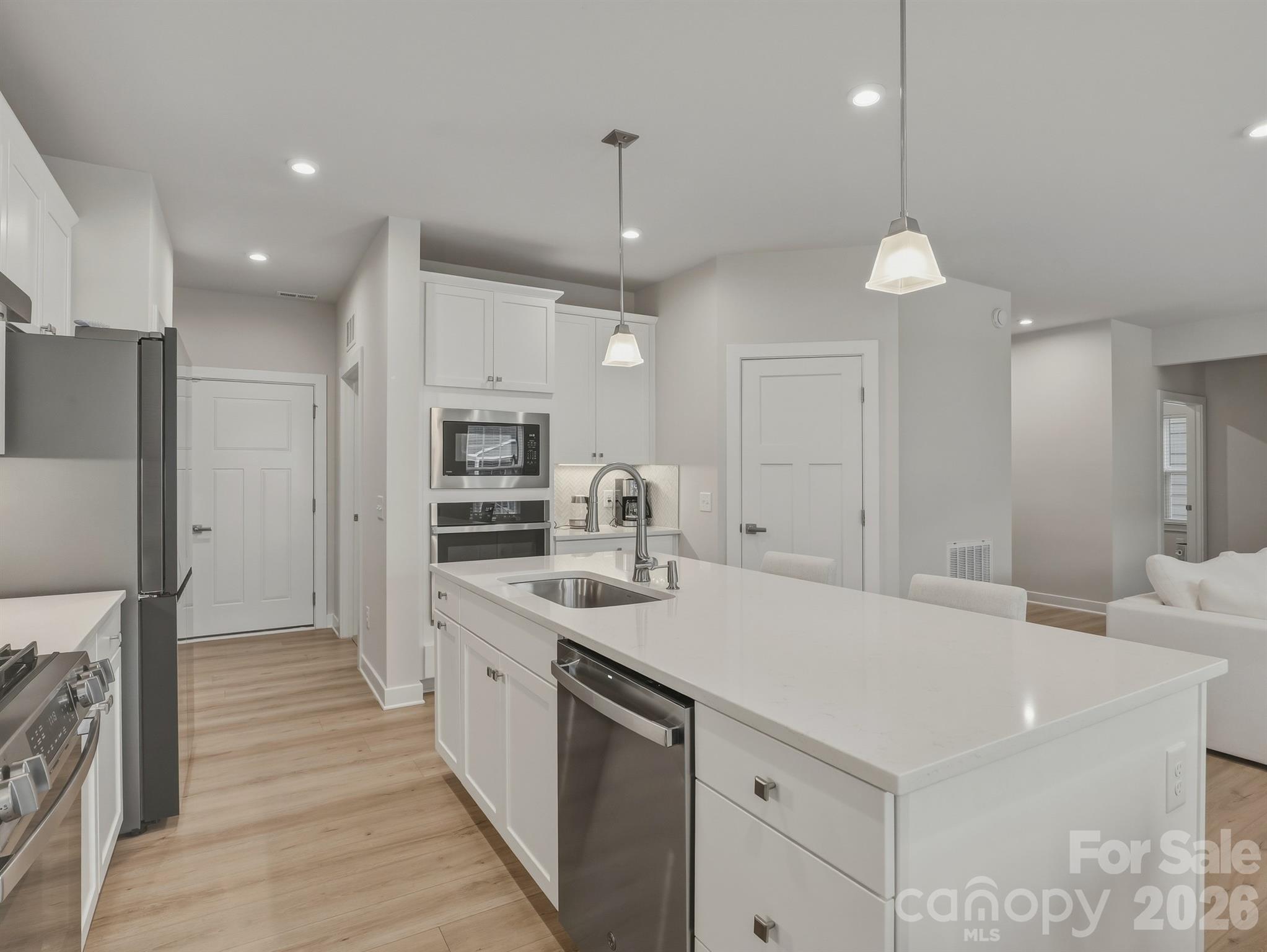 1821 Meredith Place — Monroe