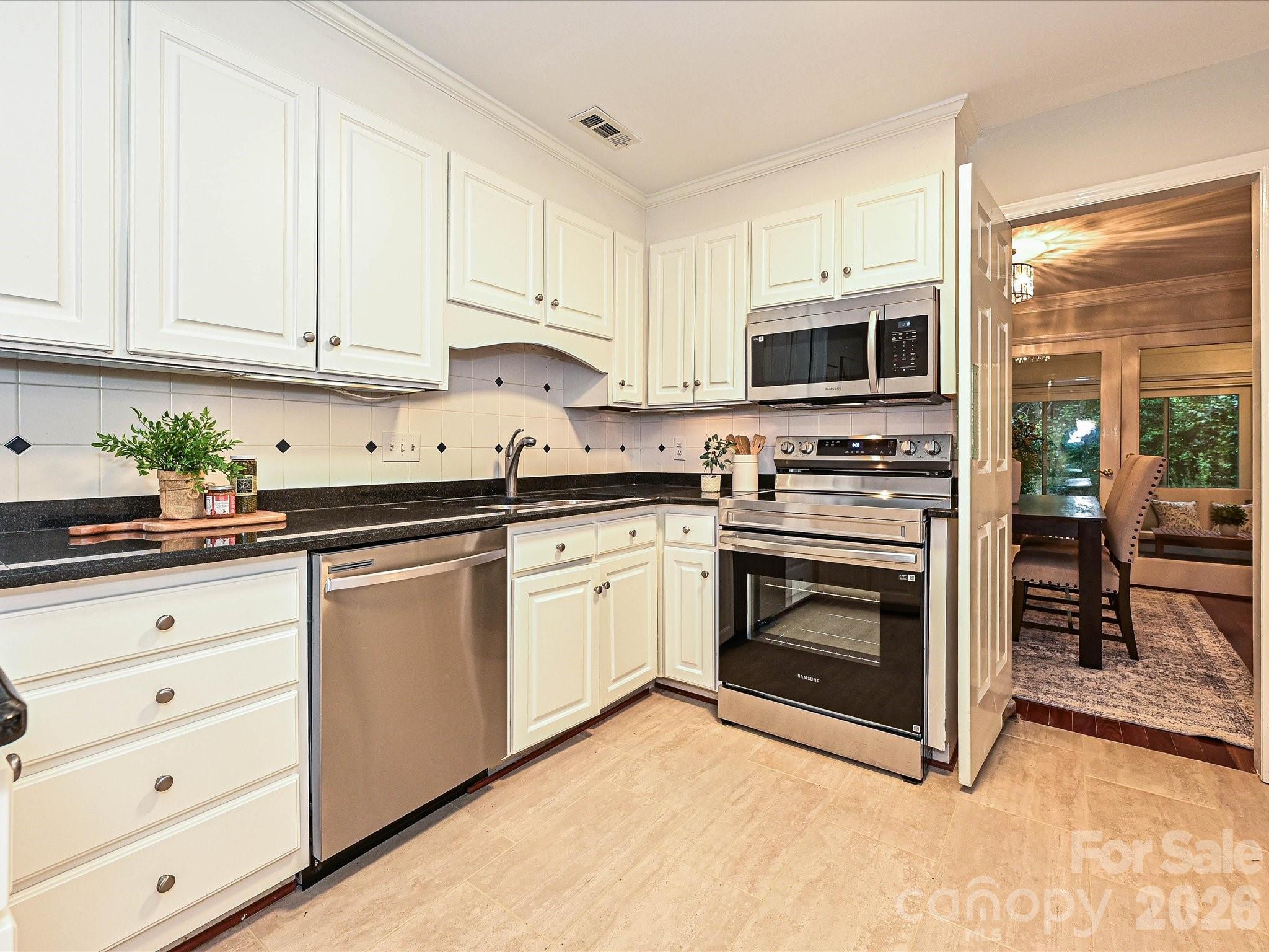 7417 Red Oak Lane — Charlotte