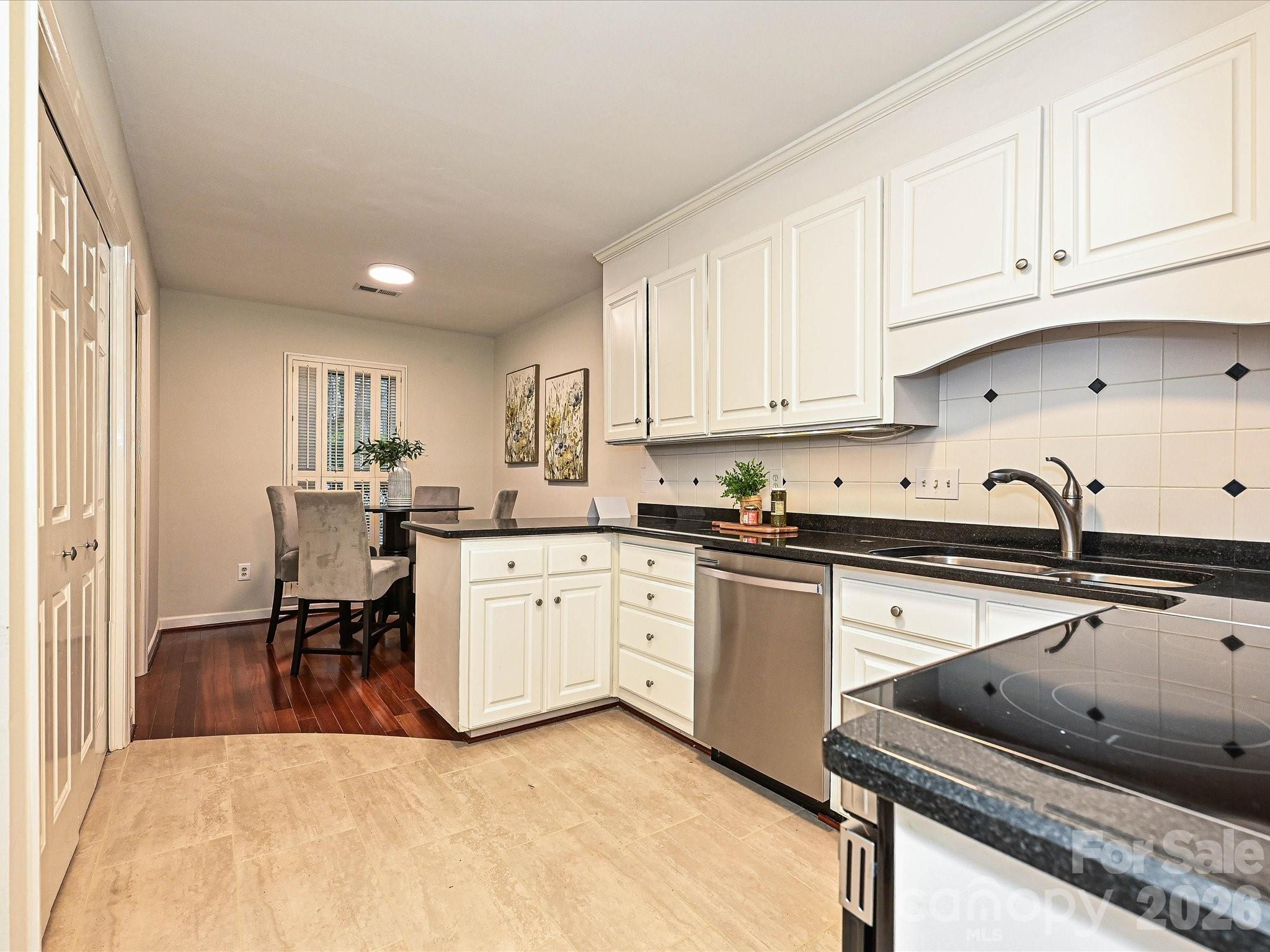 7417 Red Oak Lane — Charlotte