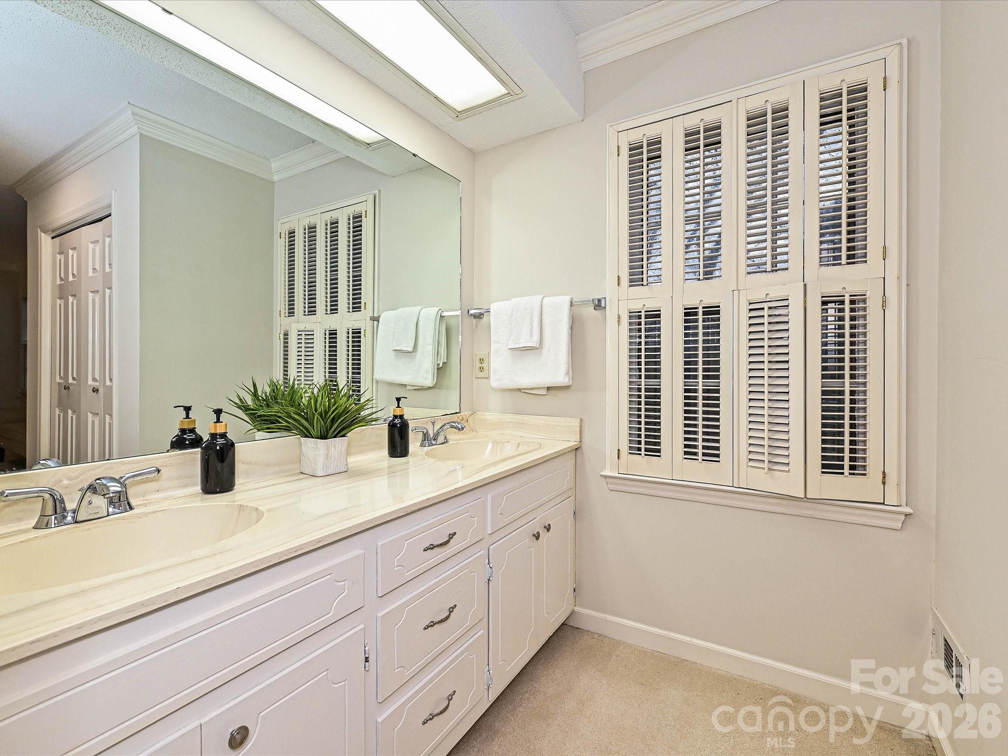 7417 Red Oak Lane — Charlotte