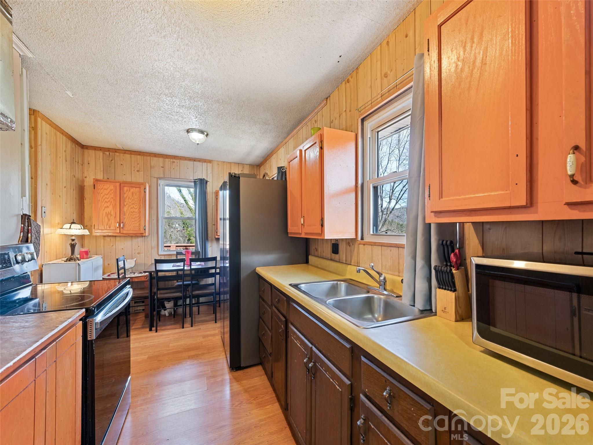 85 Culvern Street — Asheville