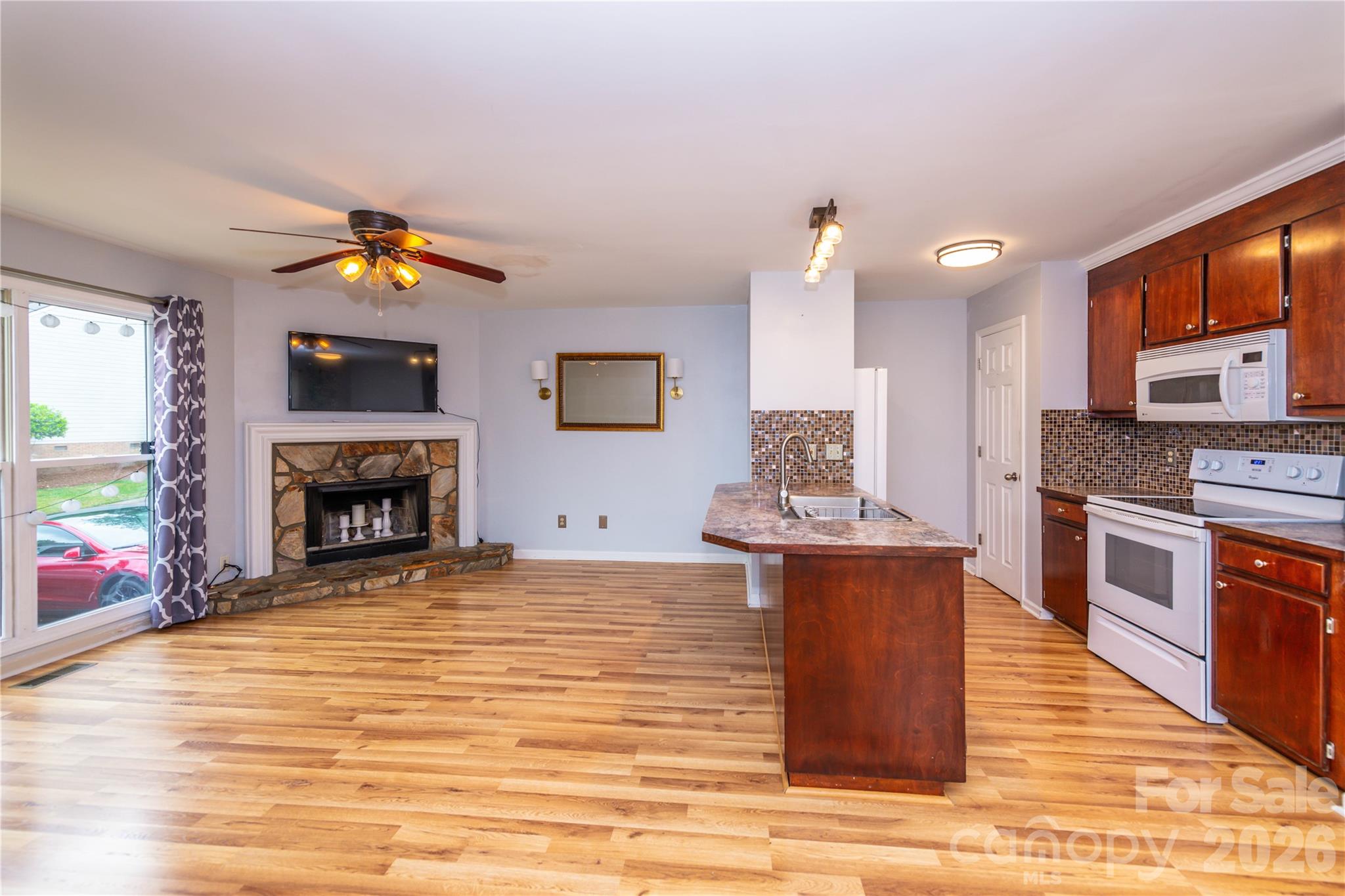 3240 Carlyle Drive NW — Concord