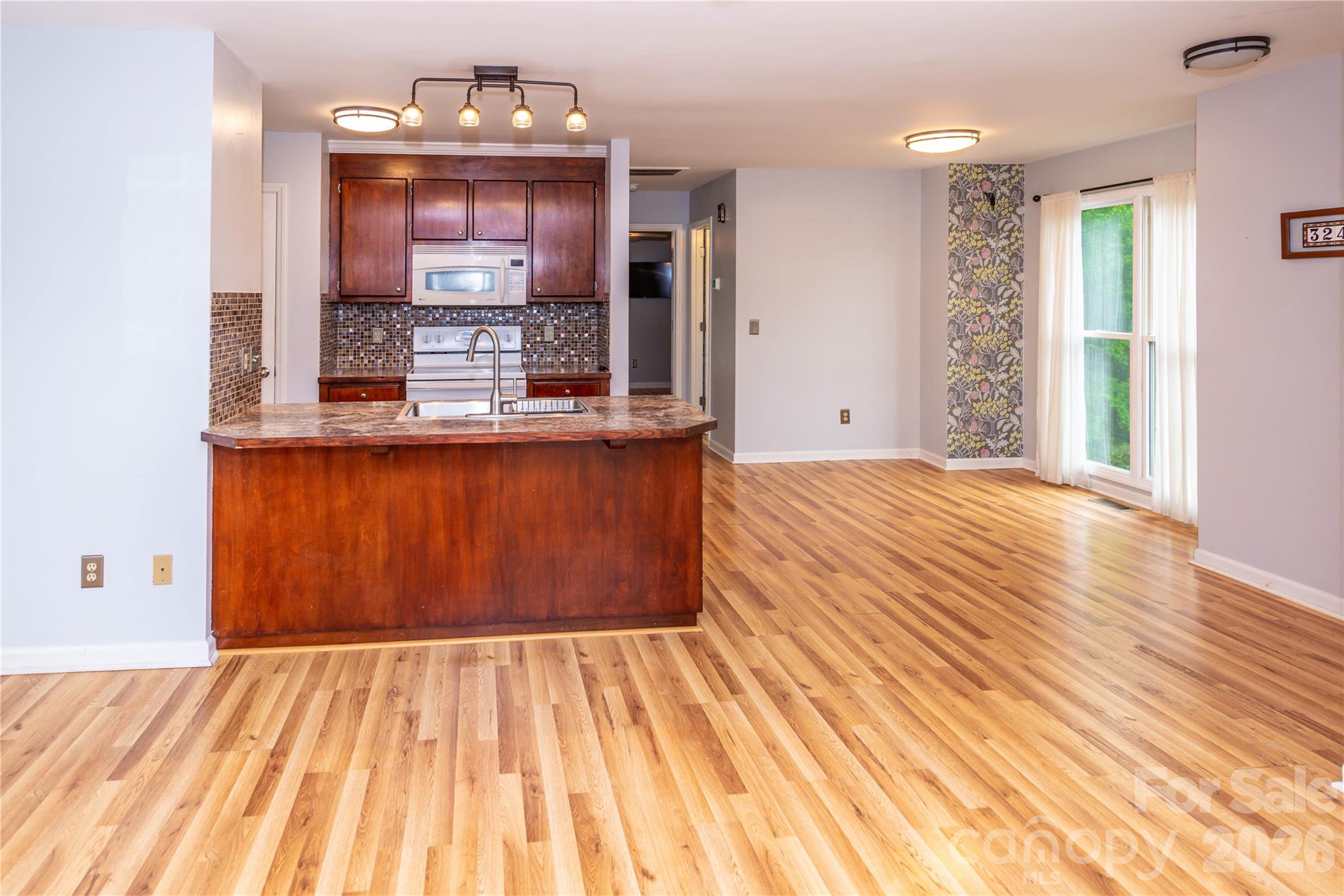 3240 Carlyle Drive NW — Concord