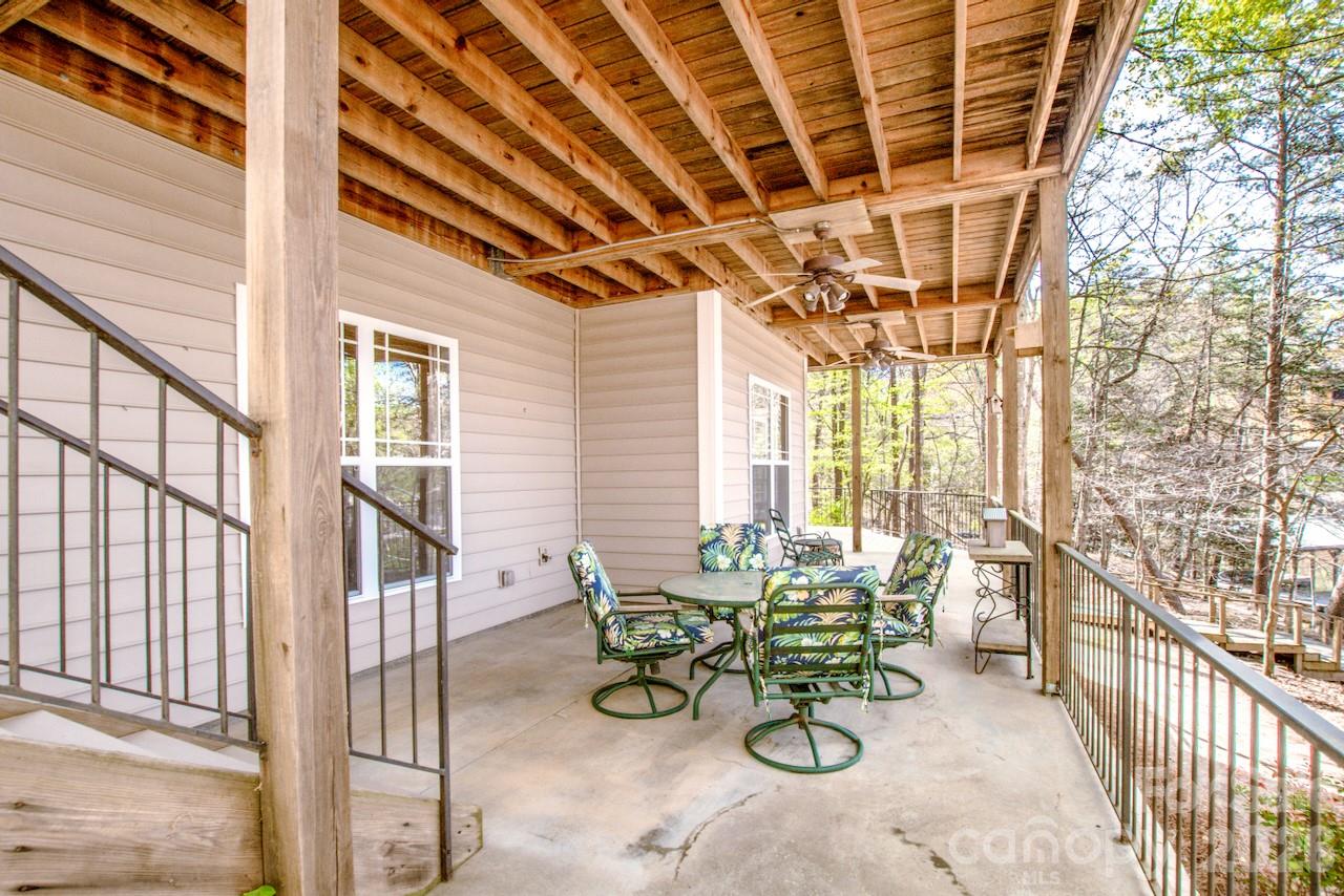 125 Melrose Lane — Mooresville