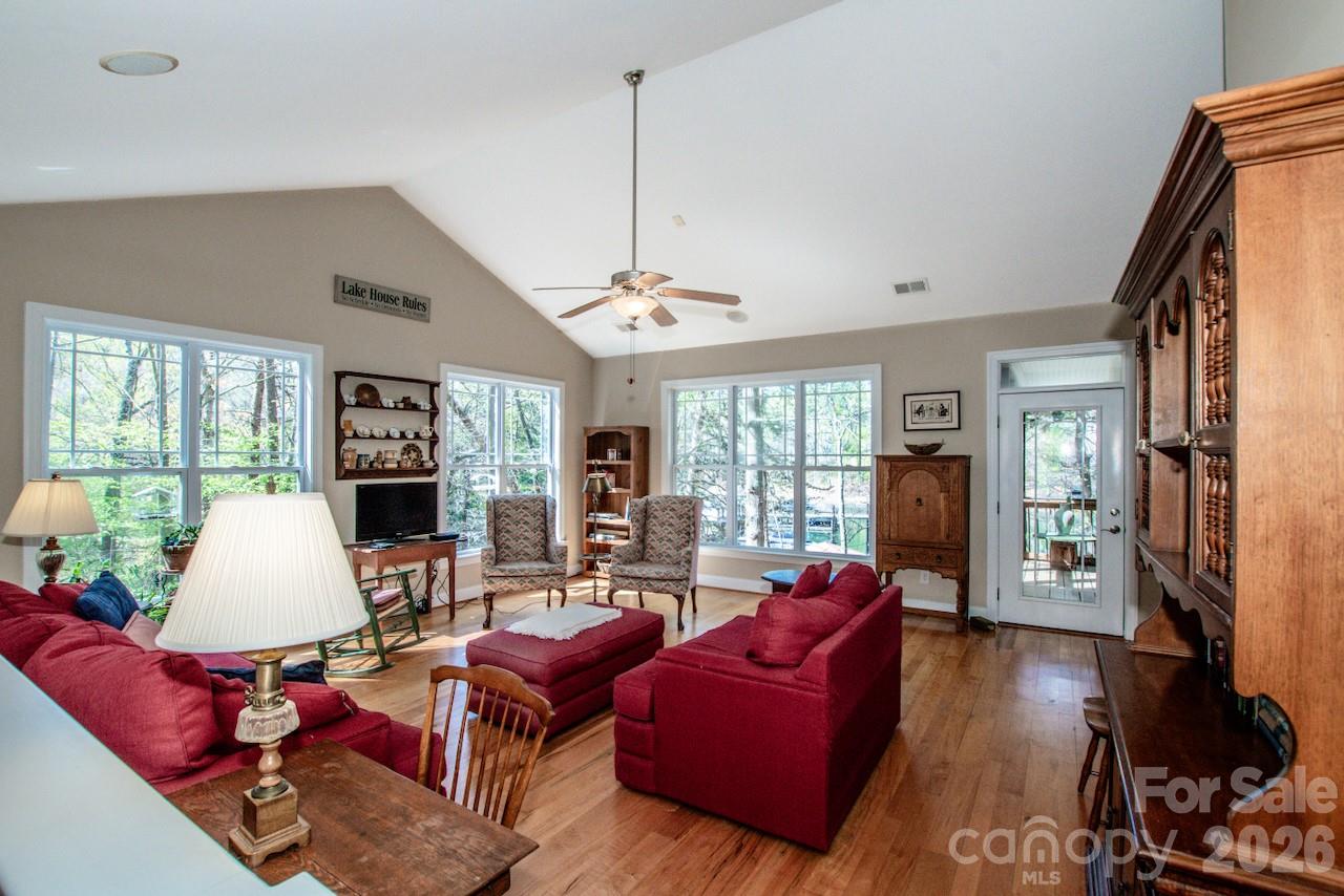 125 Melrose Lane — Mooresville