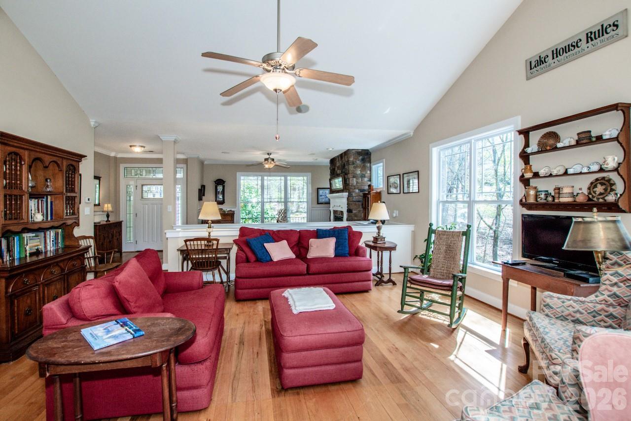 125 Melrose Lane — Mooresville