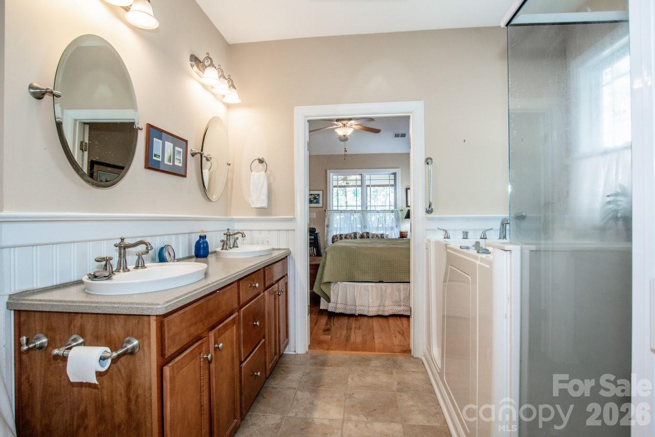 125 Melrose Lane — Mooresville
