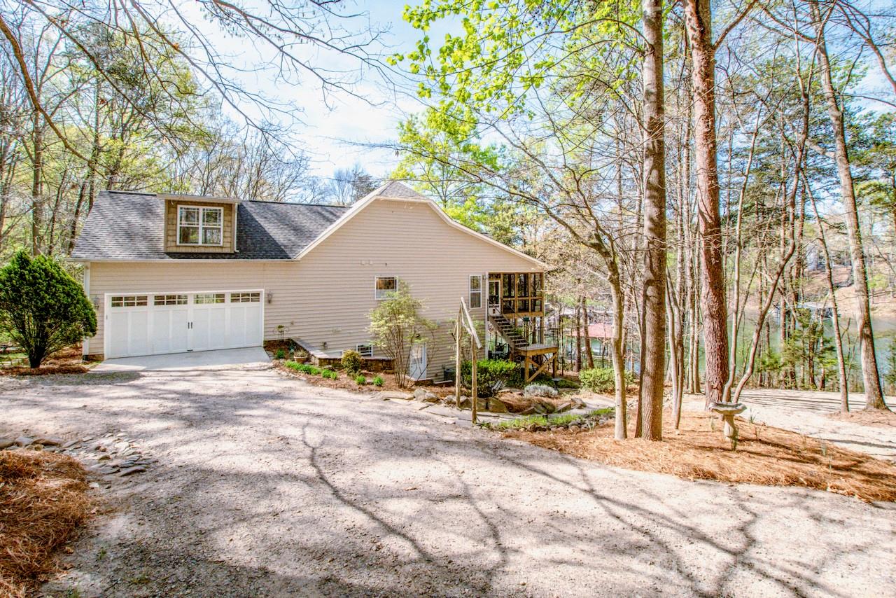 125 Melrose Lane — Mooresville