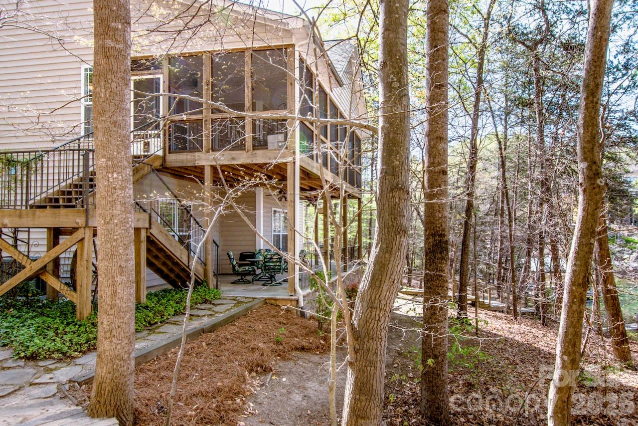 125 Melrose Lane — Mooresville