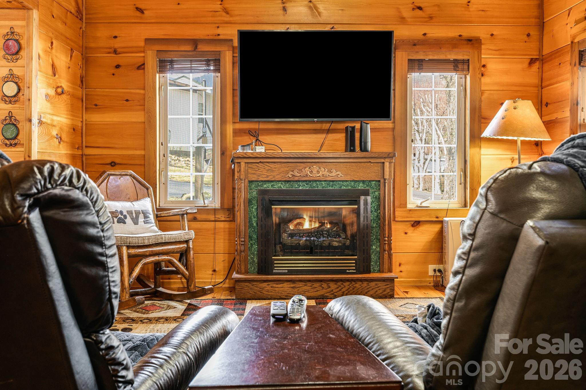 233 Rocky Top Road — Maggie Valley