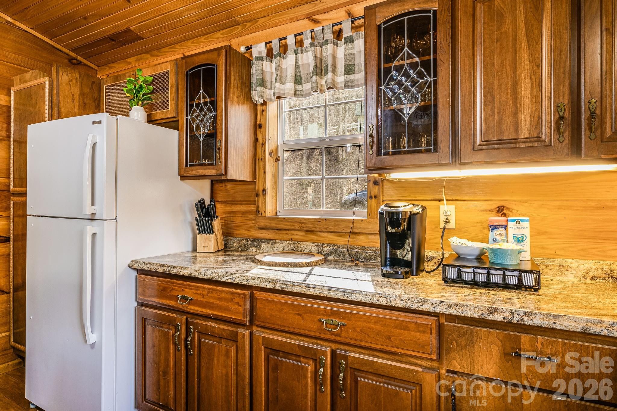 233 Rocky Top Road — Maggie Valley