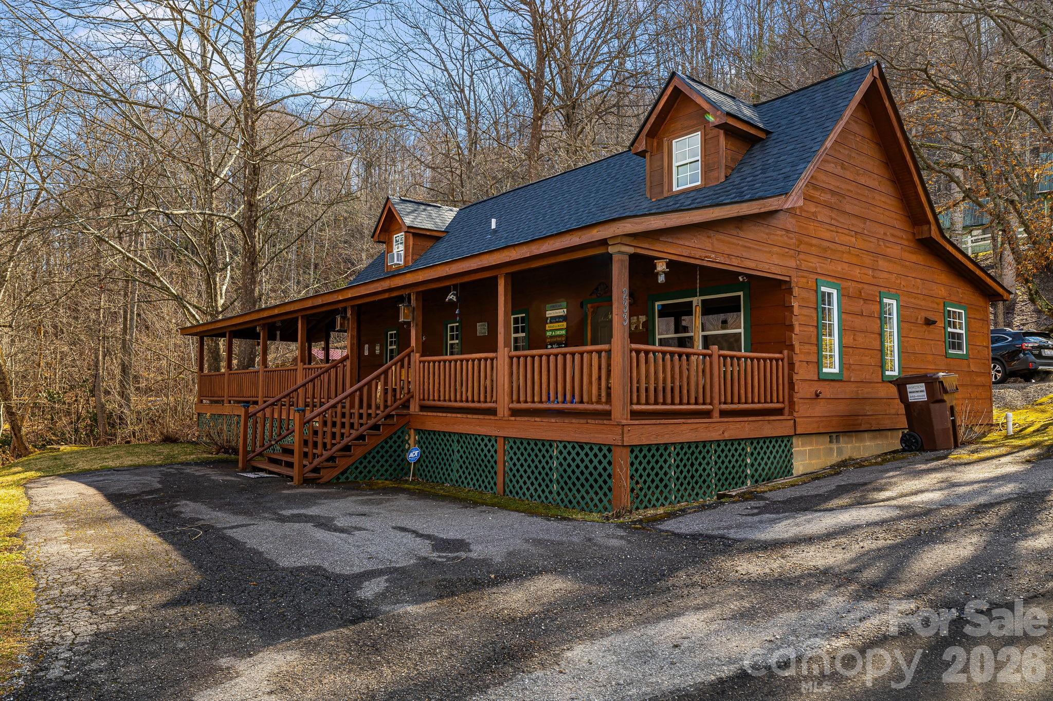 233 Rocky Top Road — Maggie Valley