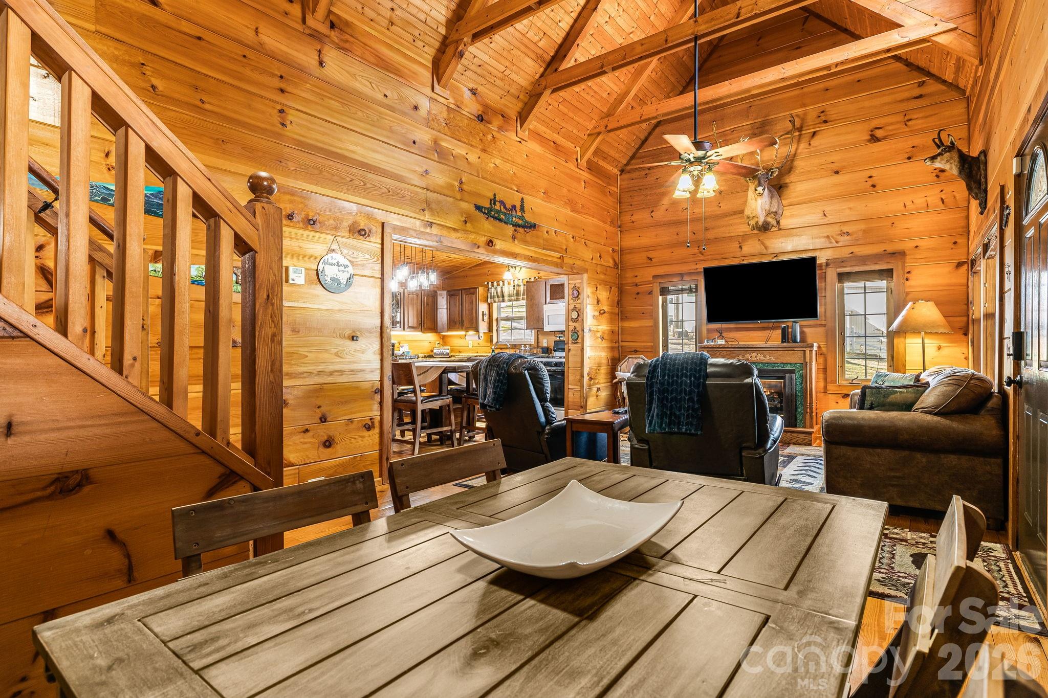 233 Rocky Top Road — Maggie Valley