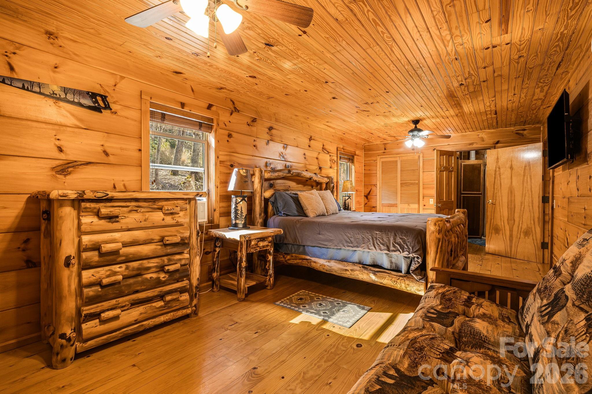 233 Rocky Top Road — Maggie Valley