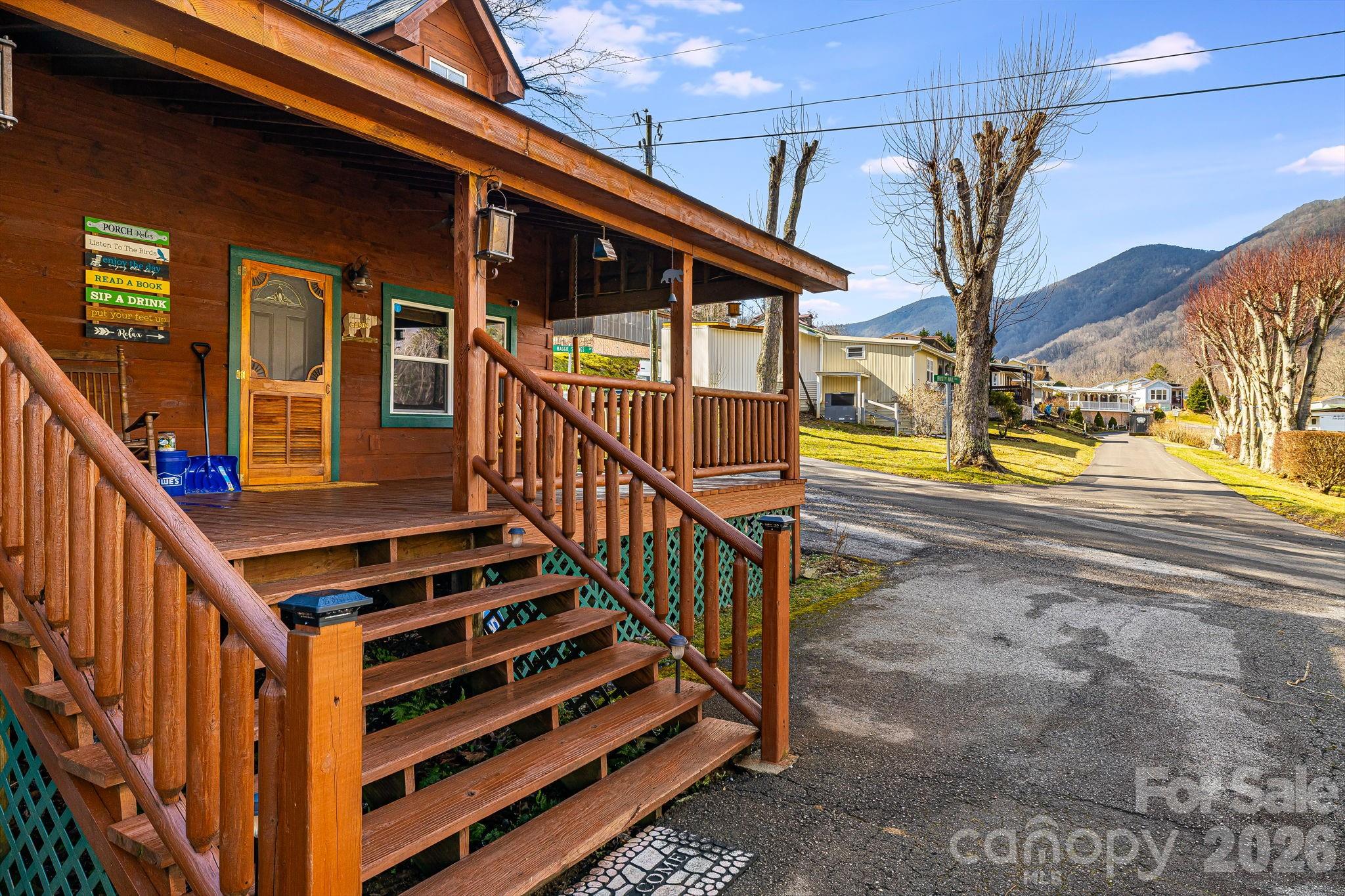 233 Rocky Top Road — Maggie Valley