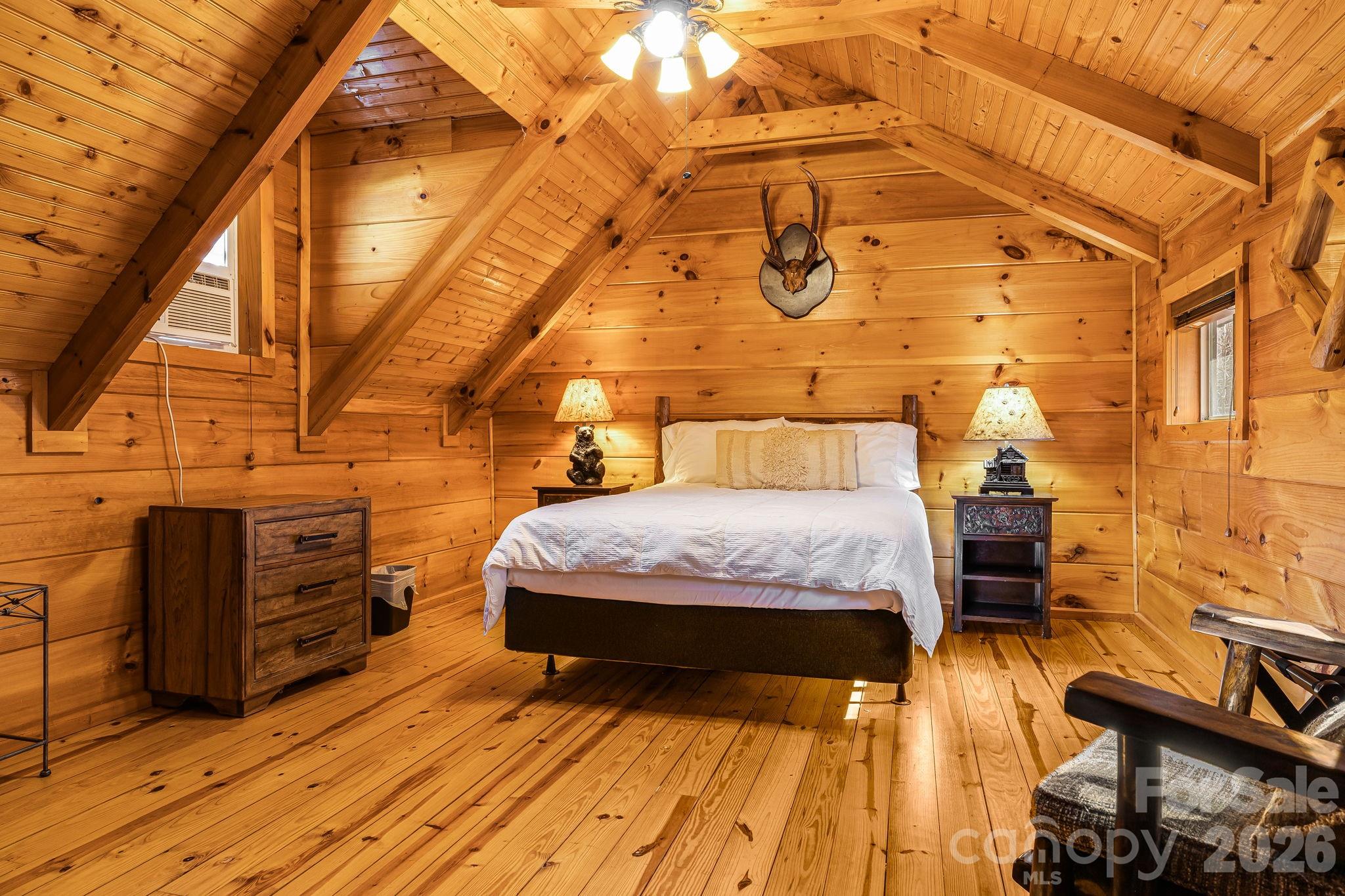 233 Rocky Top Road — Maggie Valley