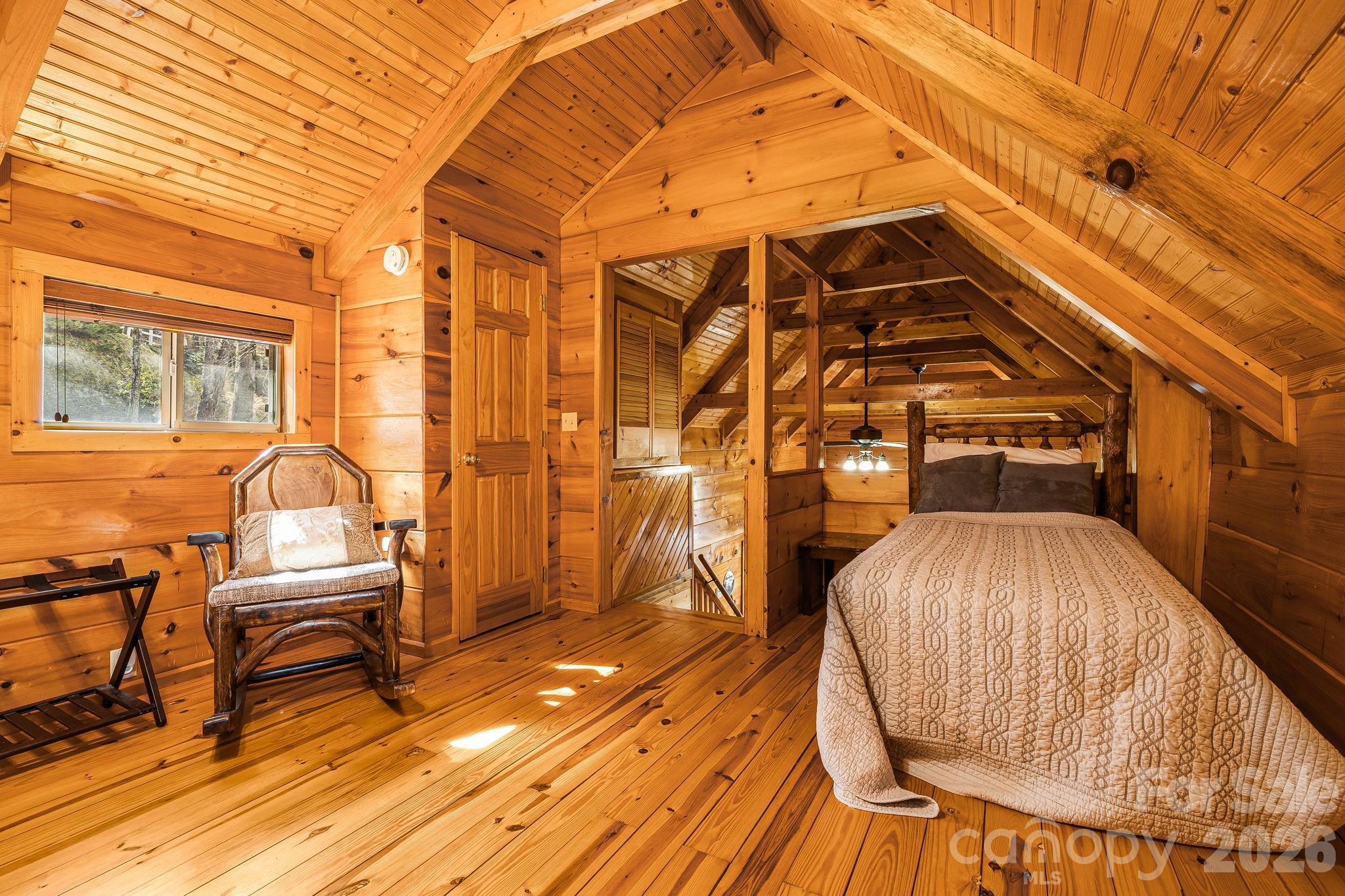 233 Rocky Top Road — Maggie Valley