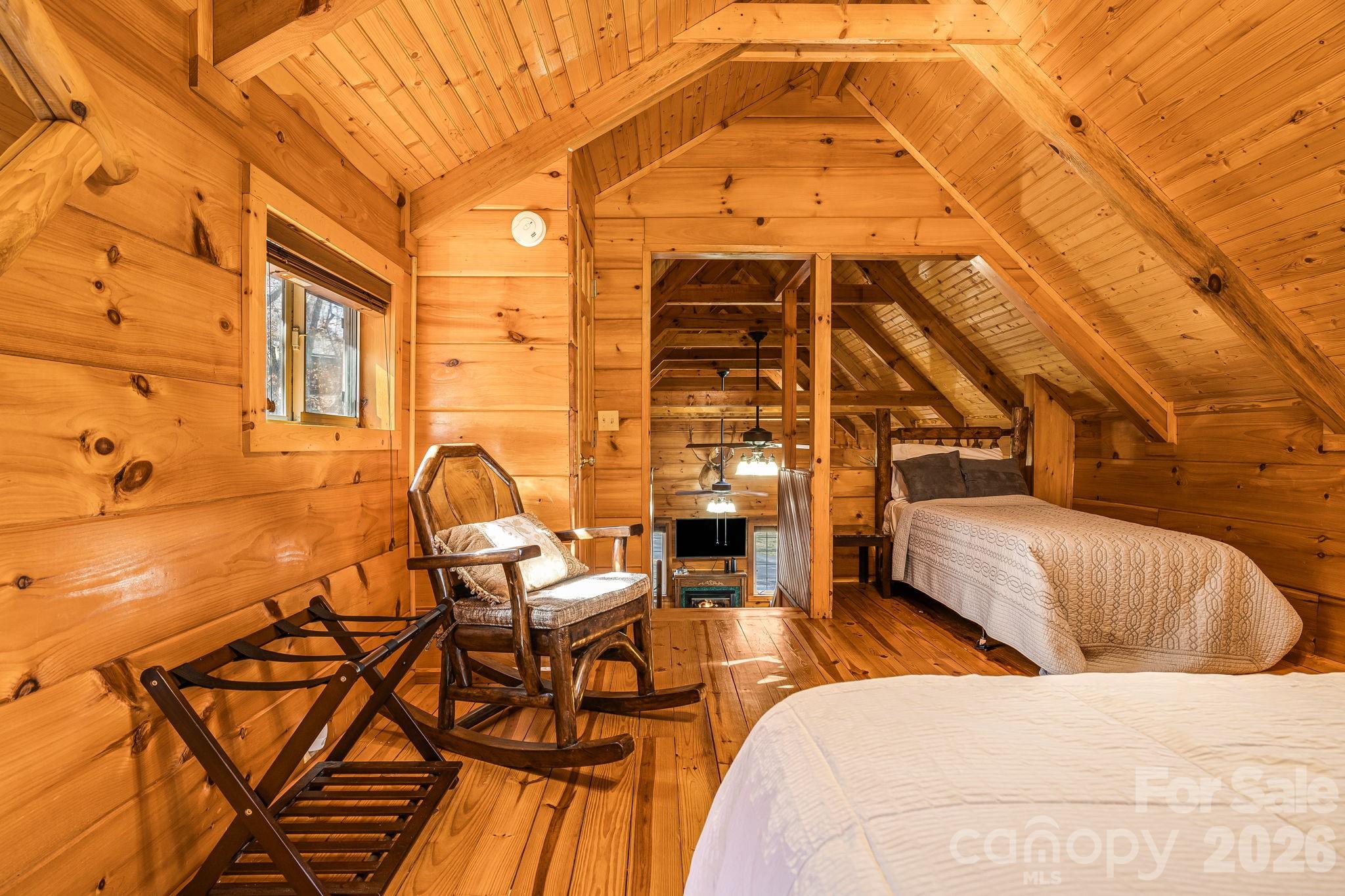 233 Rocky Top Road — Maggie Valley