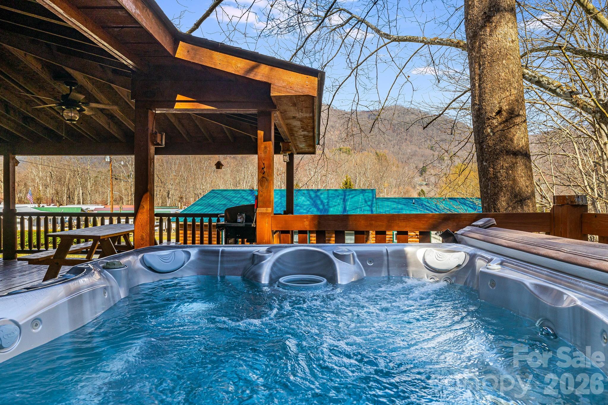 233 Rocky Top Road — Maggie Valley