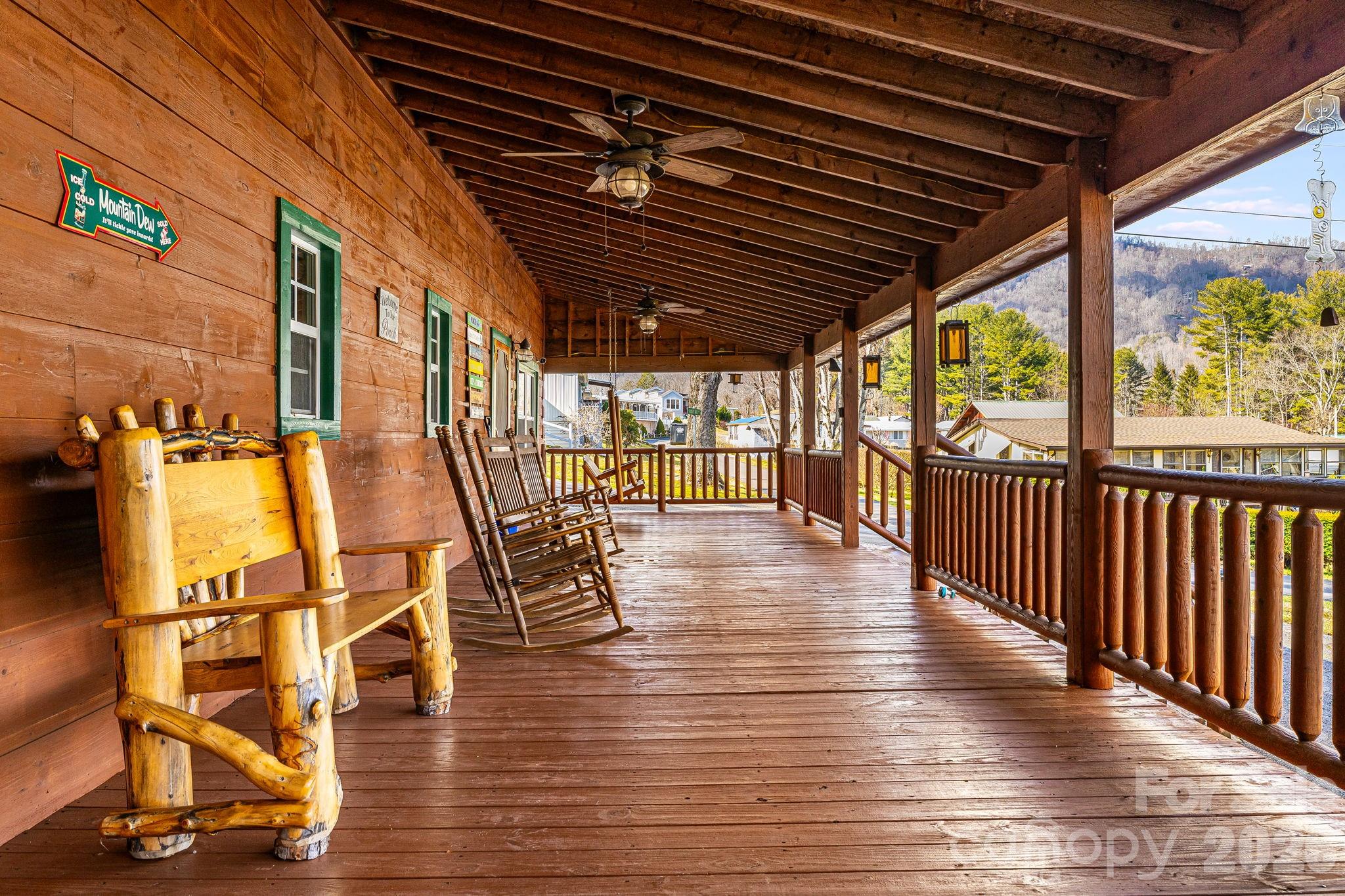233 Rocky Top Road — Maggie Valley