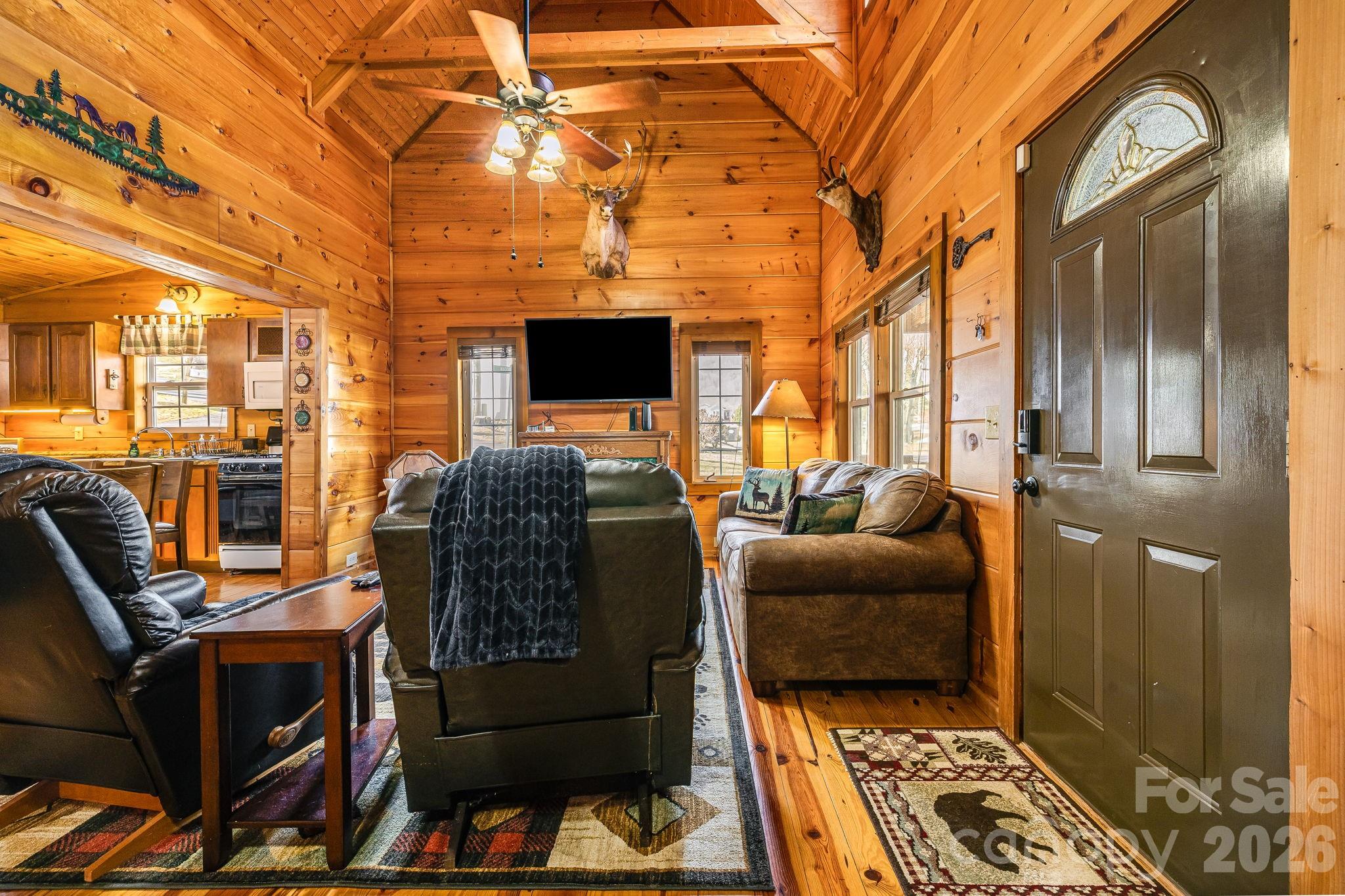 233 Rocky Top Road — Maggie Valley