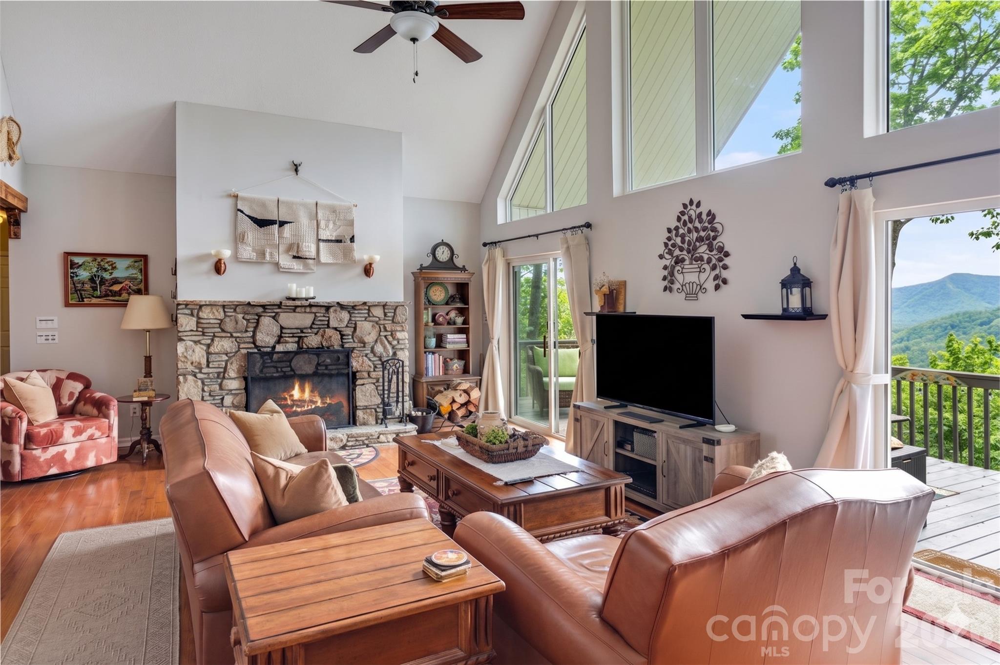 872 Mountainside Drive — Waynesville