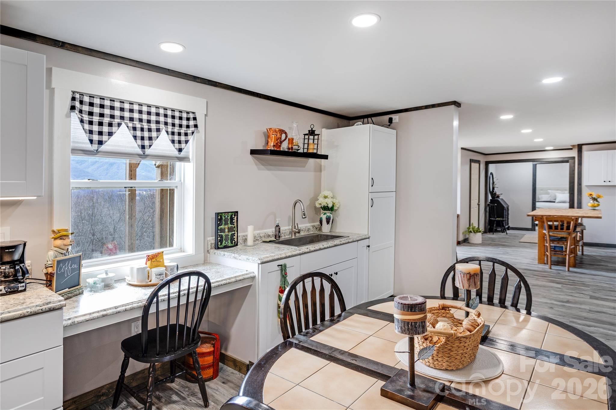 872 Mountainside Drive — Waynesville