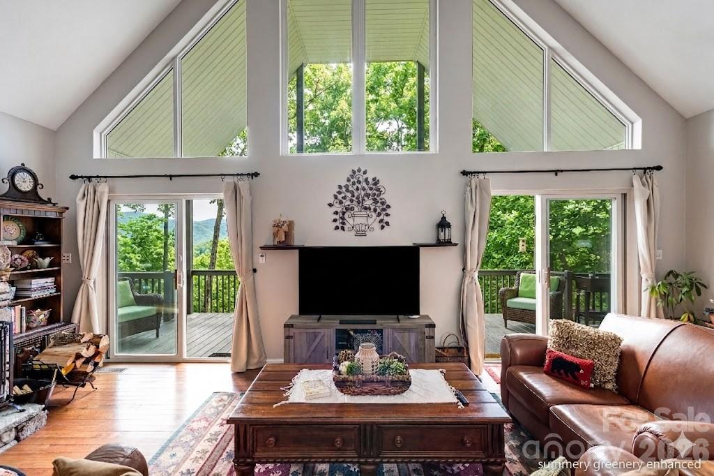 872 Mountainside Drive — Waynesville