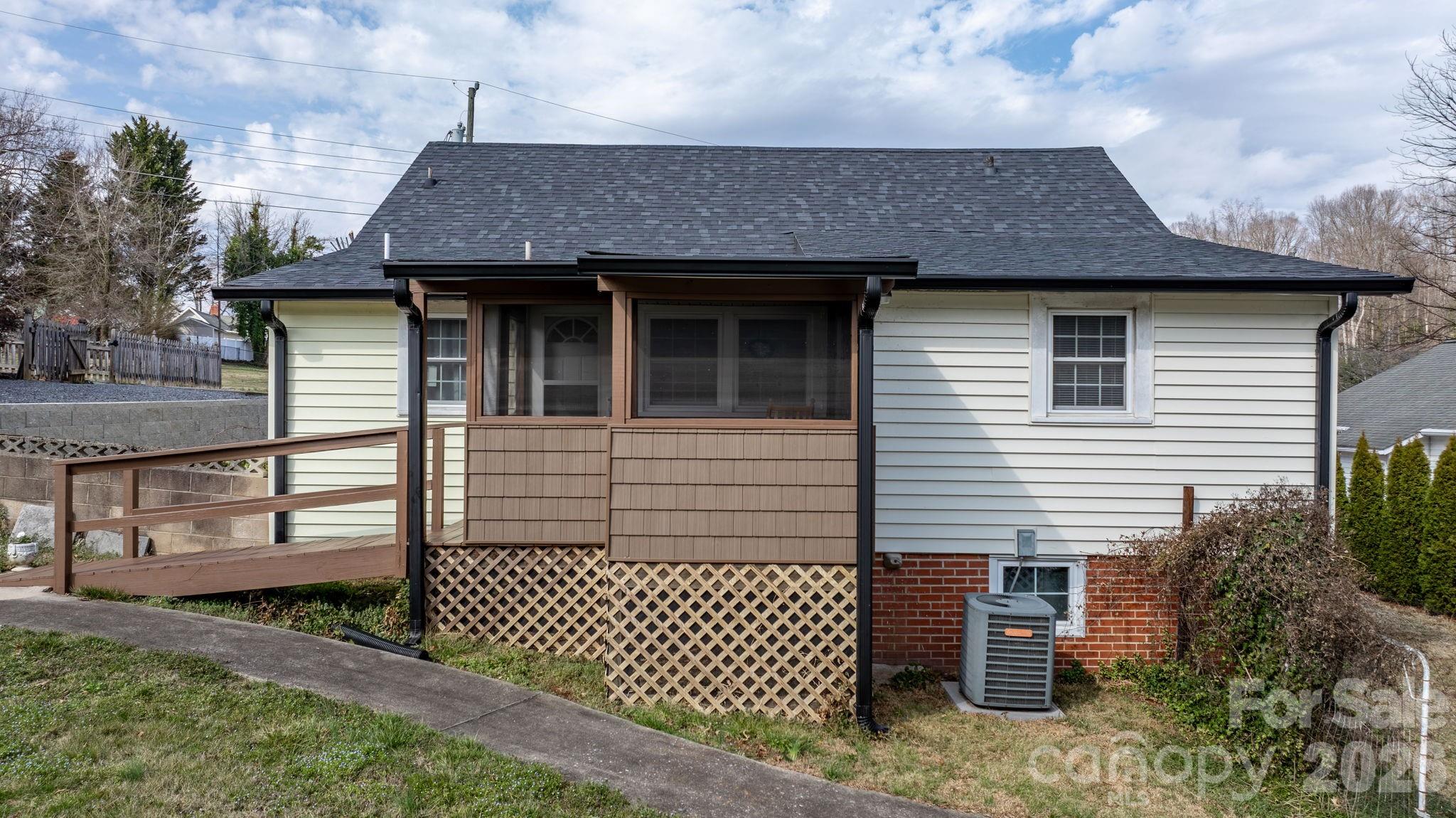 88 Lincoln Avenue — Marion