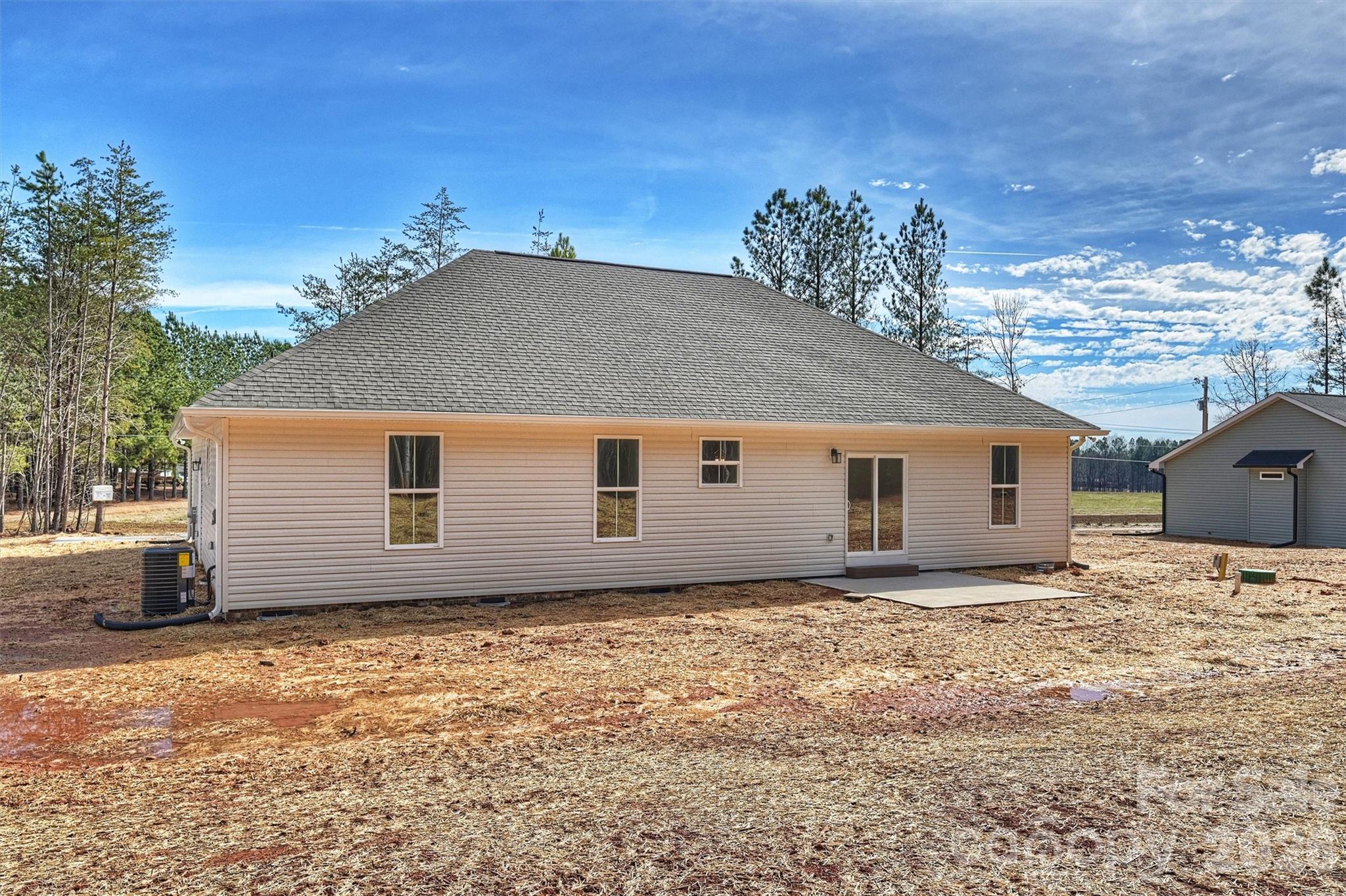 2271 Lee Lawing Road — Lincolnton
