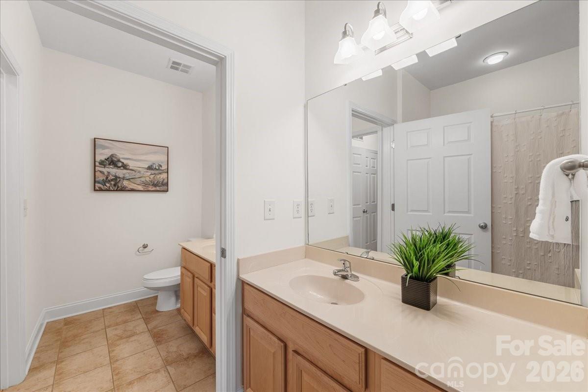 1000 E Woodlawn Road #118 — Charlotte