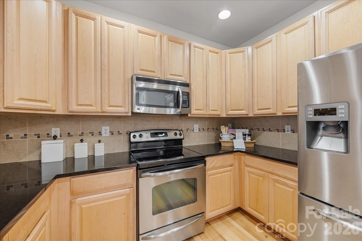 1000 E Woodlawn Road #118 — Charlotte