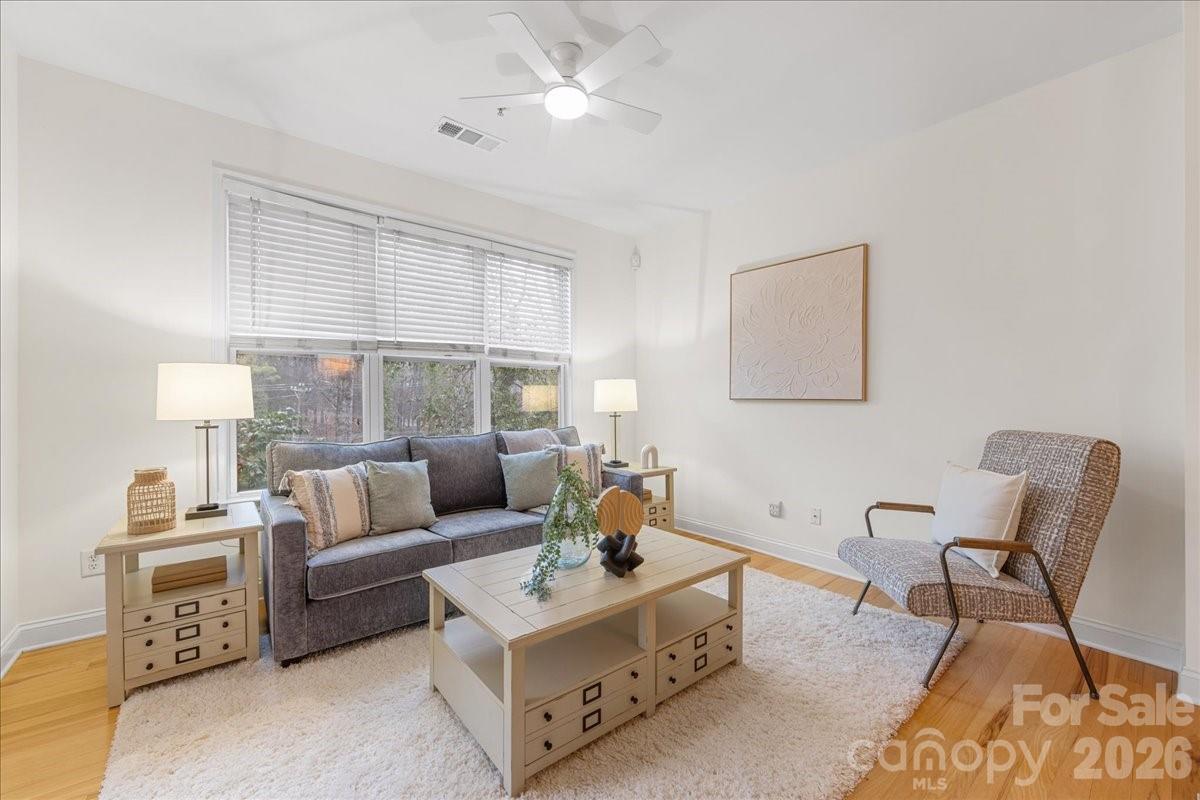 1000 E Woodlawn Road #118 — Charlotte