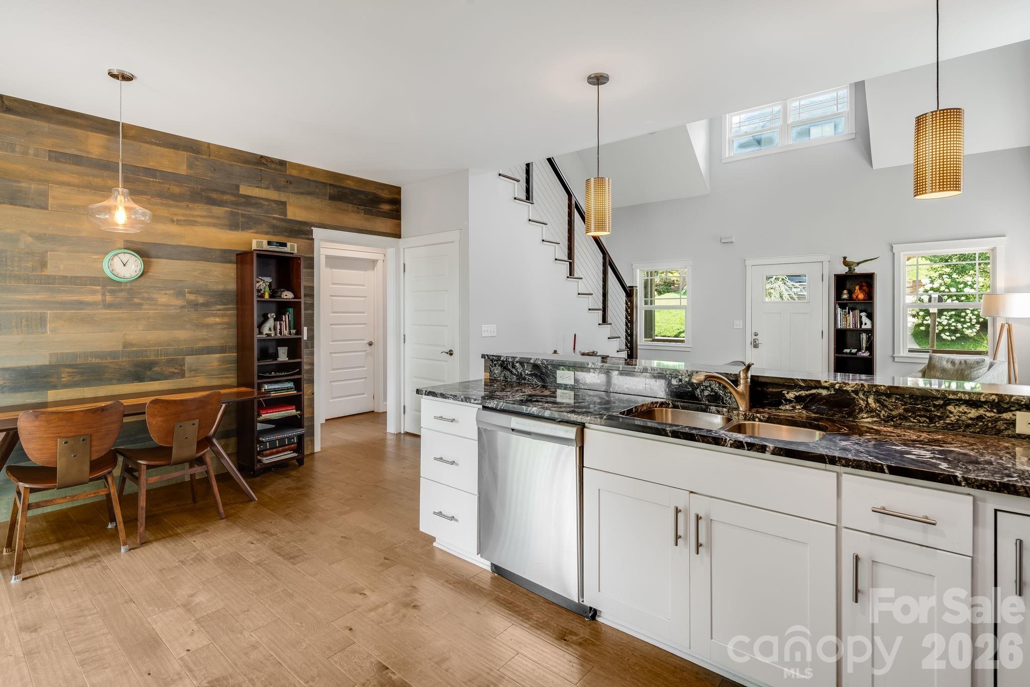 35 Emmett Lane — Asheville