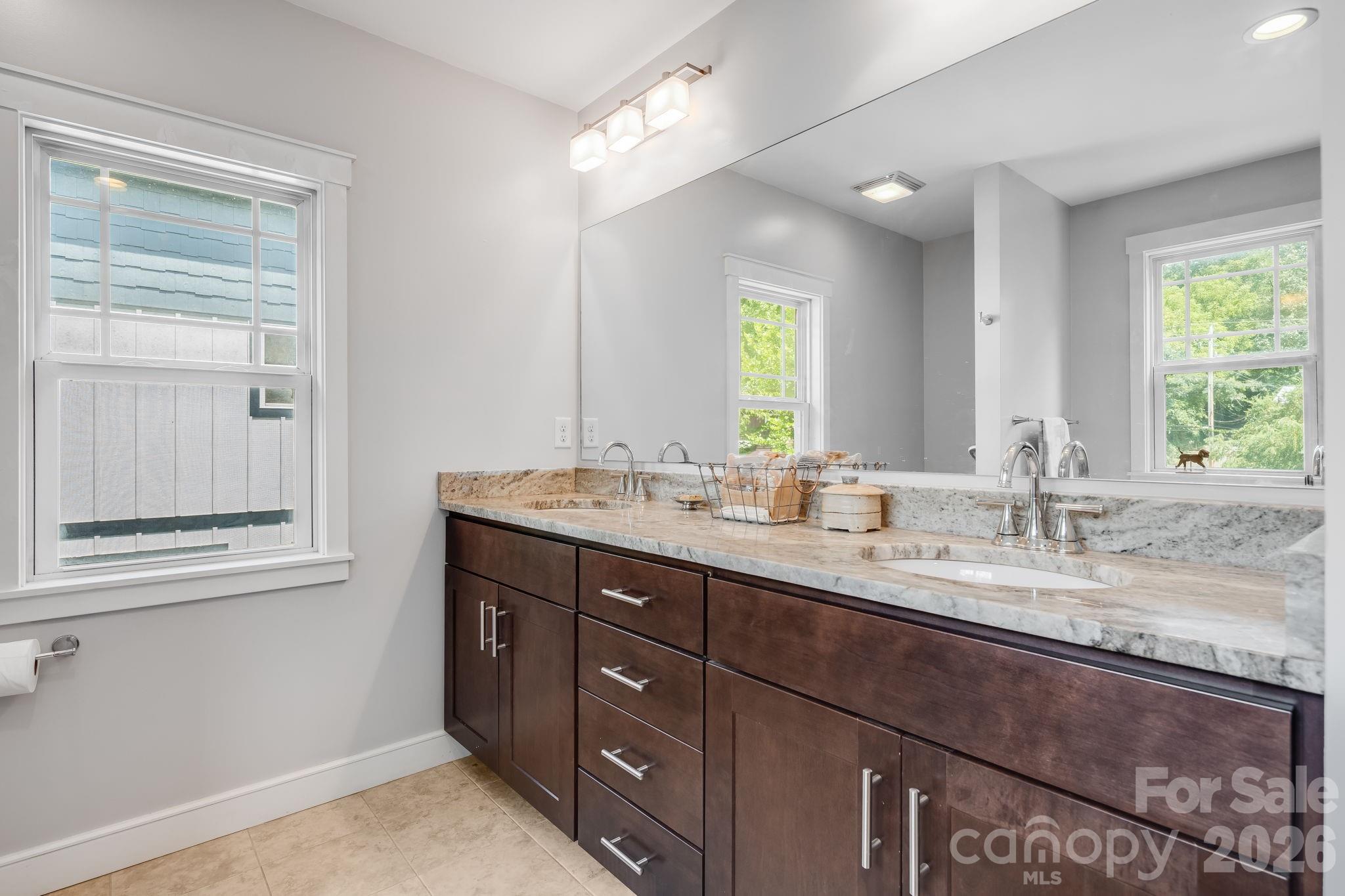 35 Emmett Lane — Asheville
