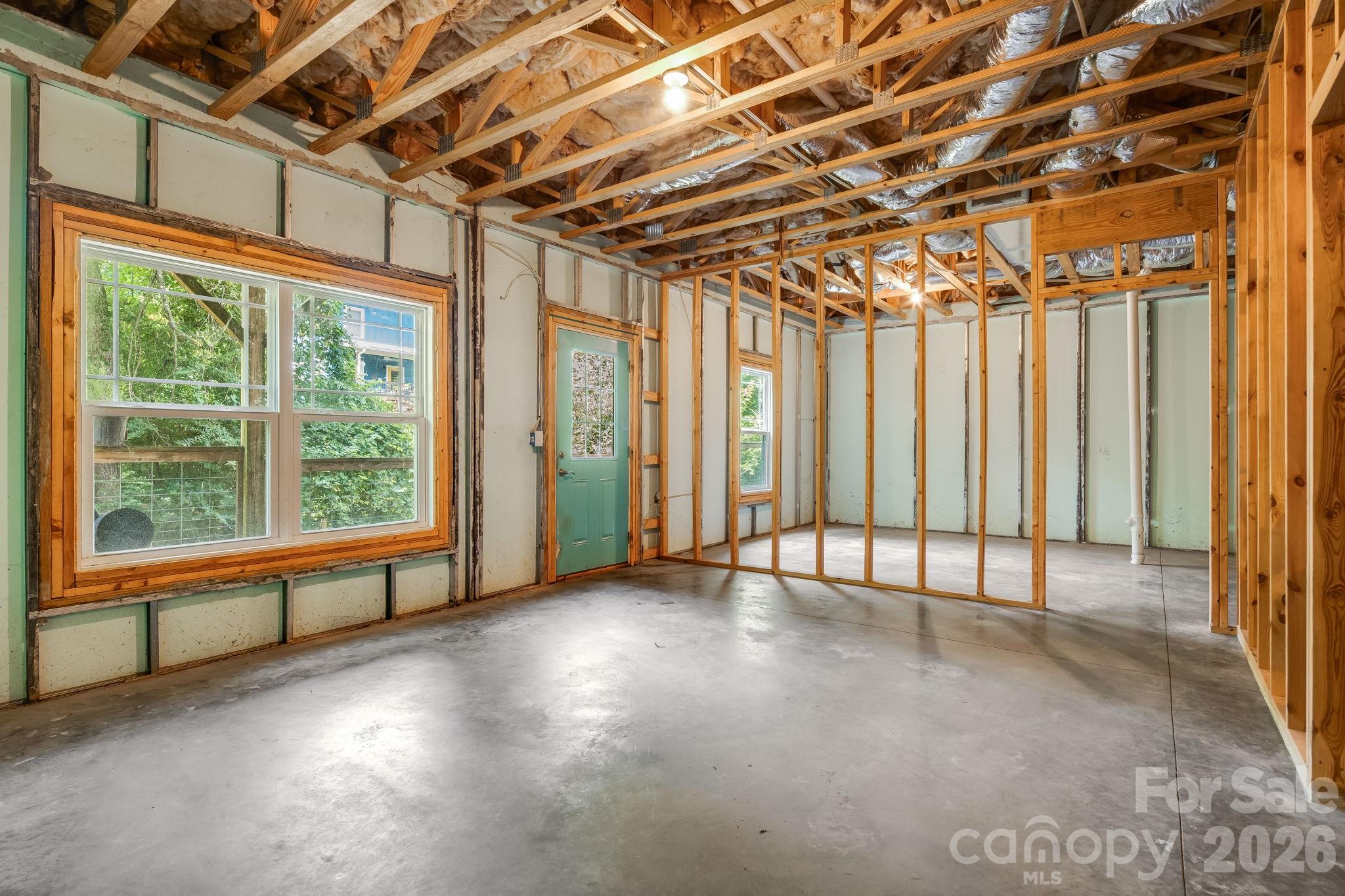 35 Emmett Lane — Asheville