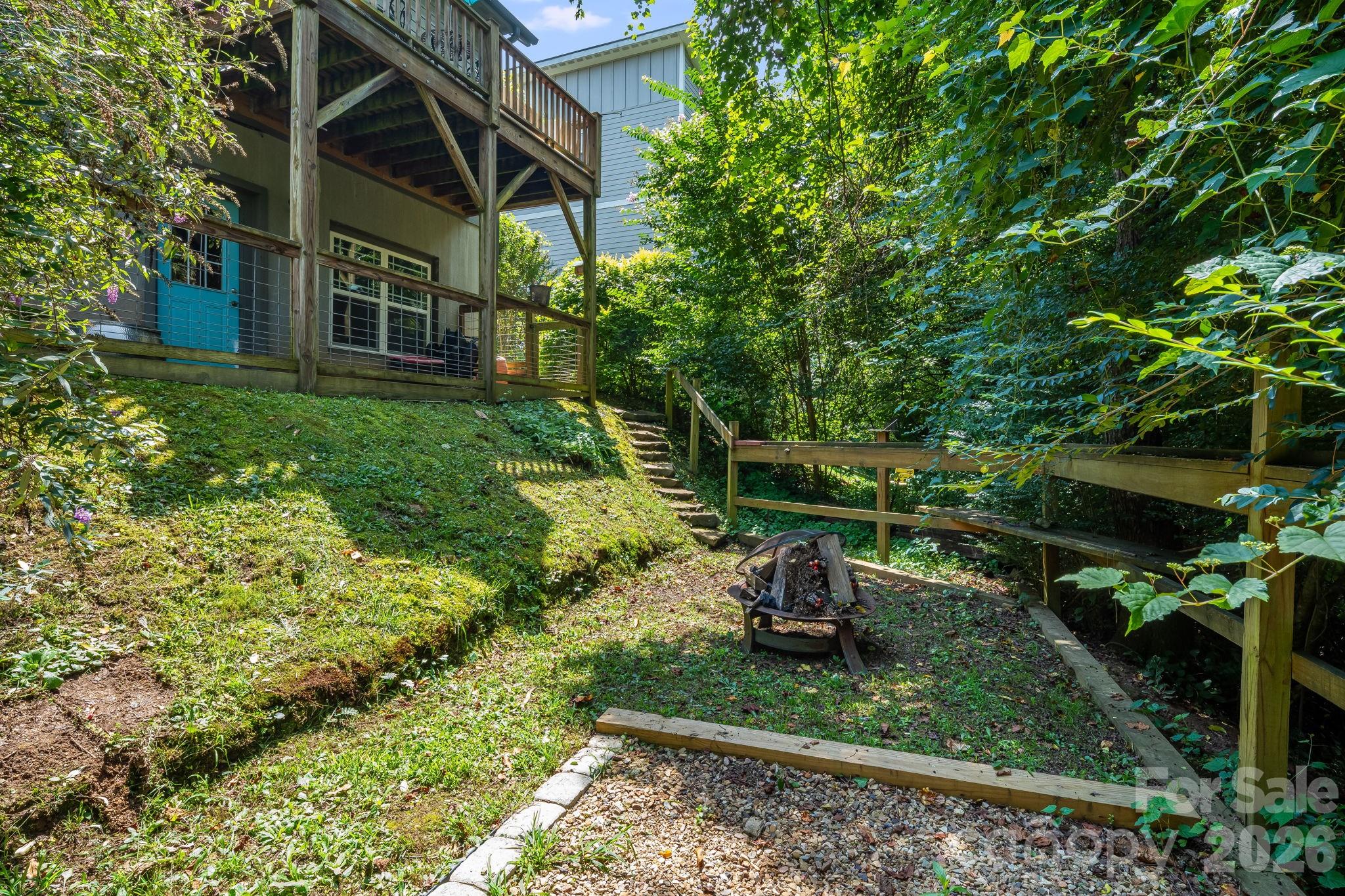 35 Emmett Lane — Asheville