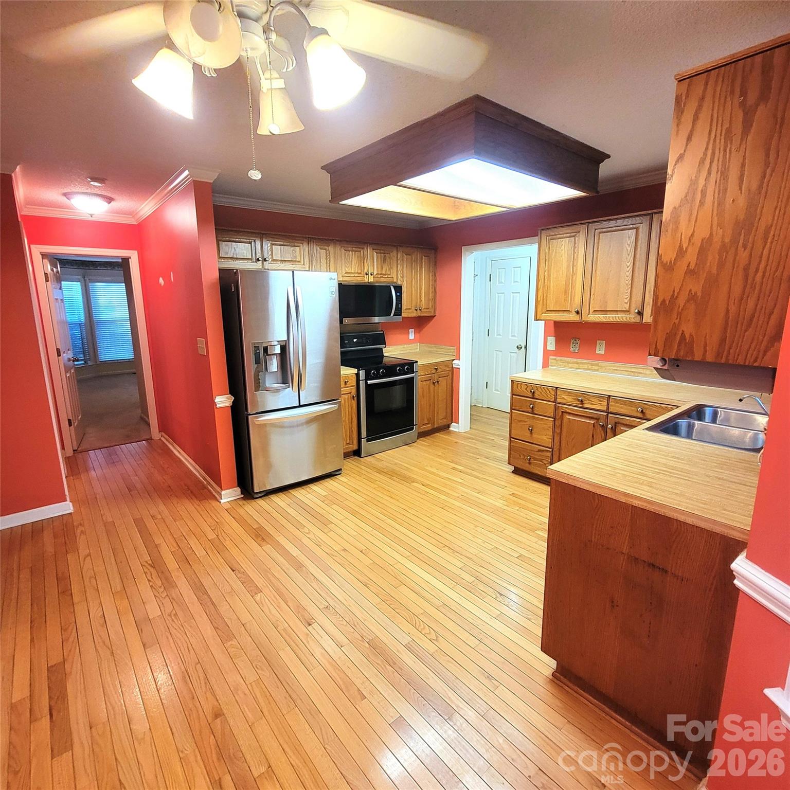 1009 Hunley Hill Court — Matthews