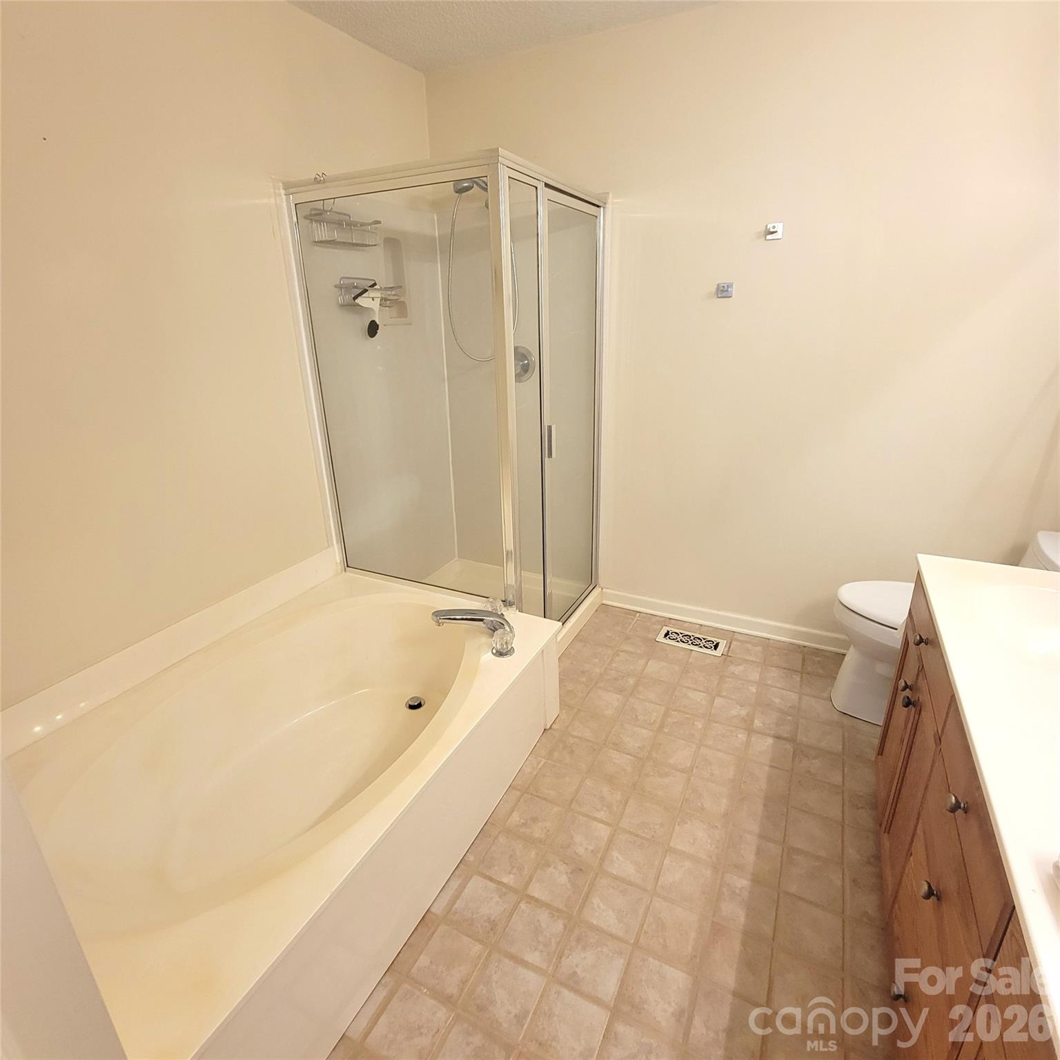1009 Hunley Hill Court — Matthews