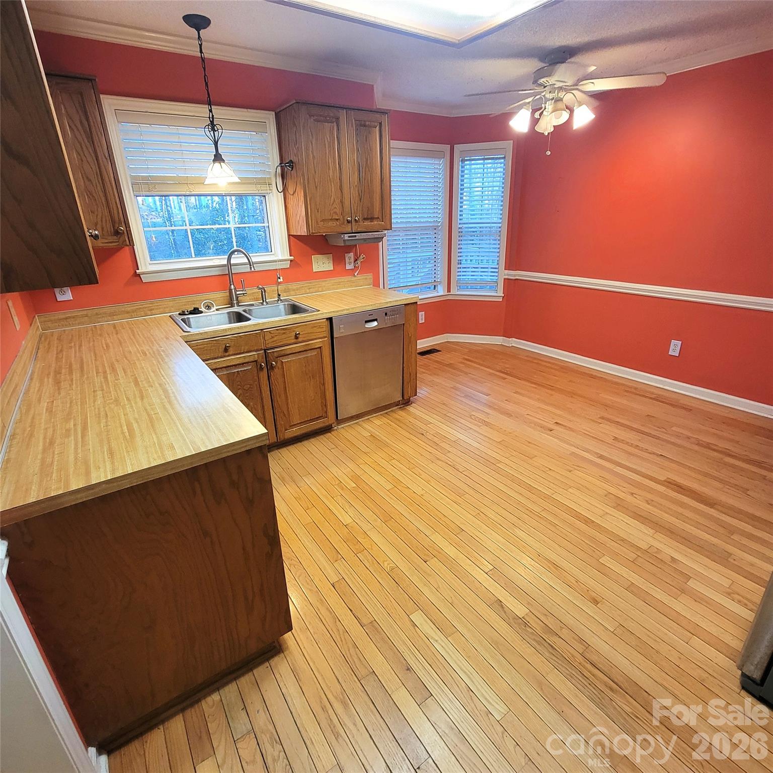 1009 Hunley Hill Court — Matthews