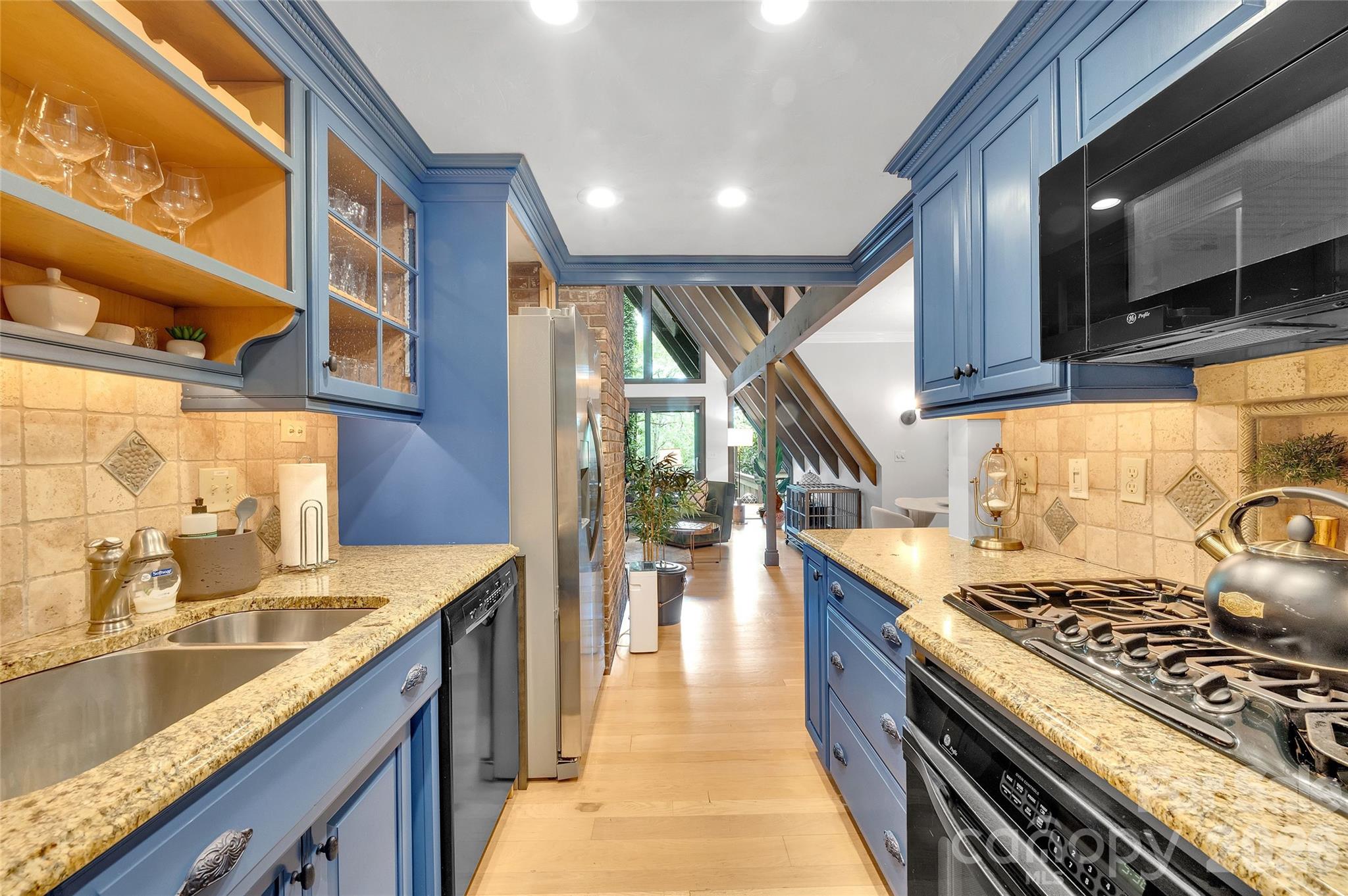 562 West Club Boulevard — Lake Toxaway